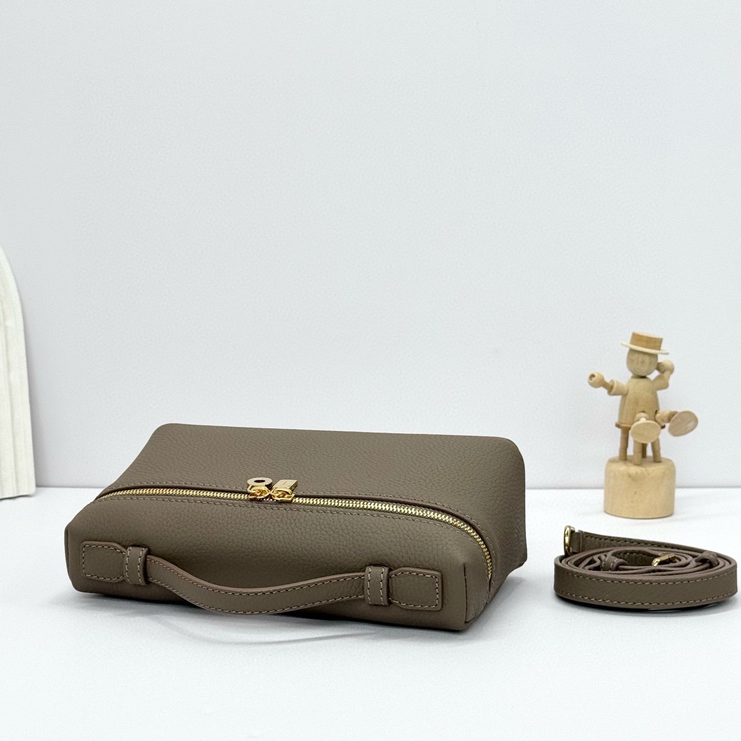 LP Extra Bag Beige Calfskin