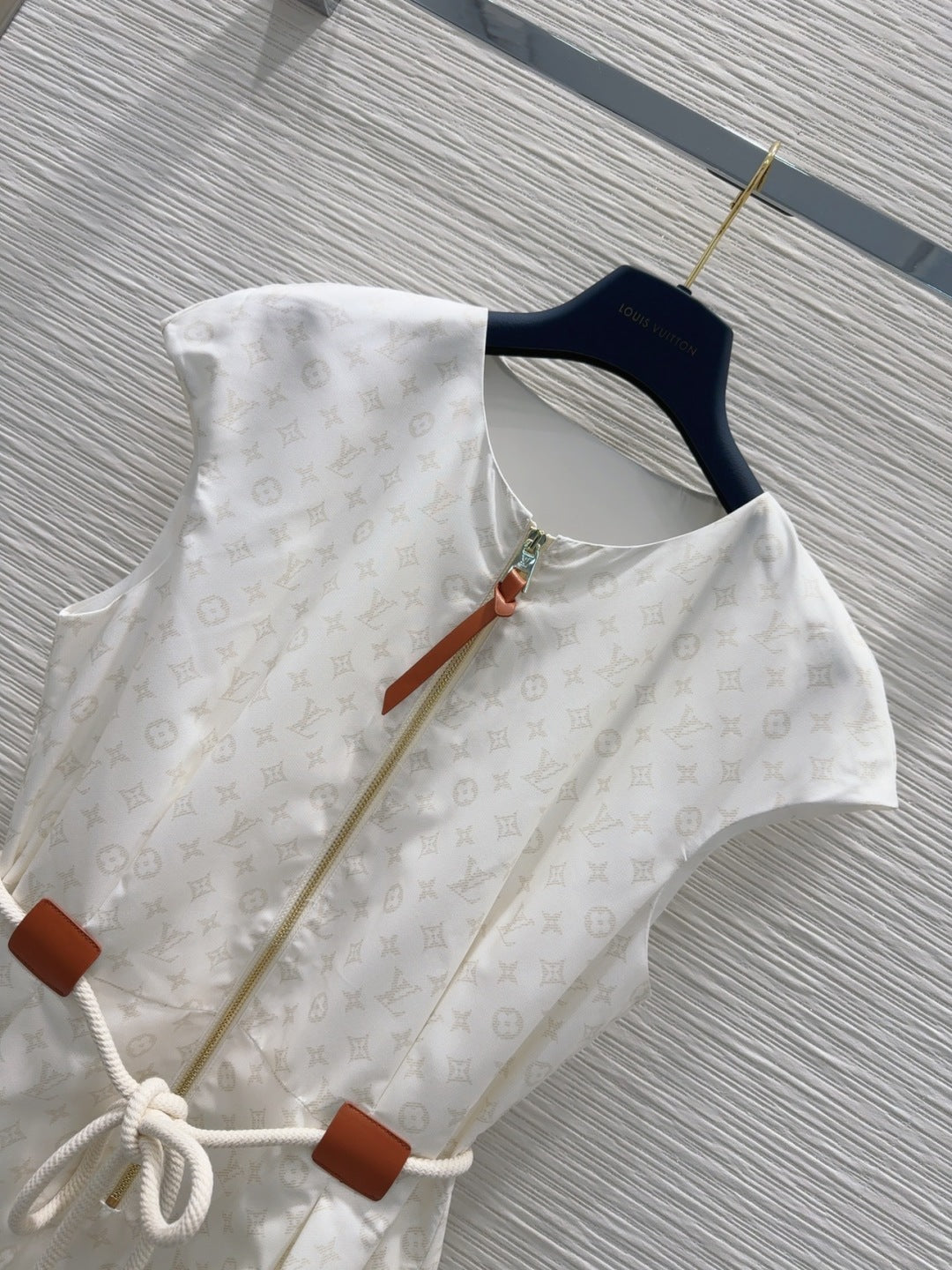 LV 25 Pleated Trendy Square Vest Dress White Blue Poliester