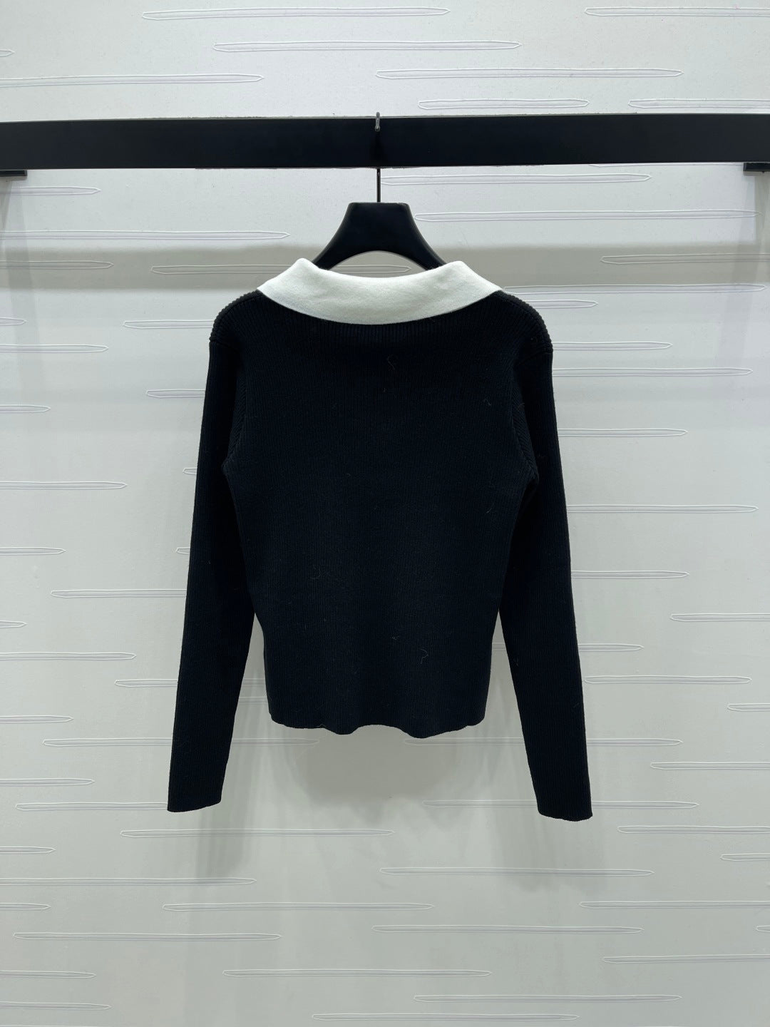 Chanel 2026 Knit Long-sleeved Top Black and White Wool