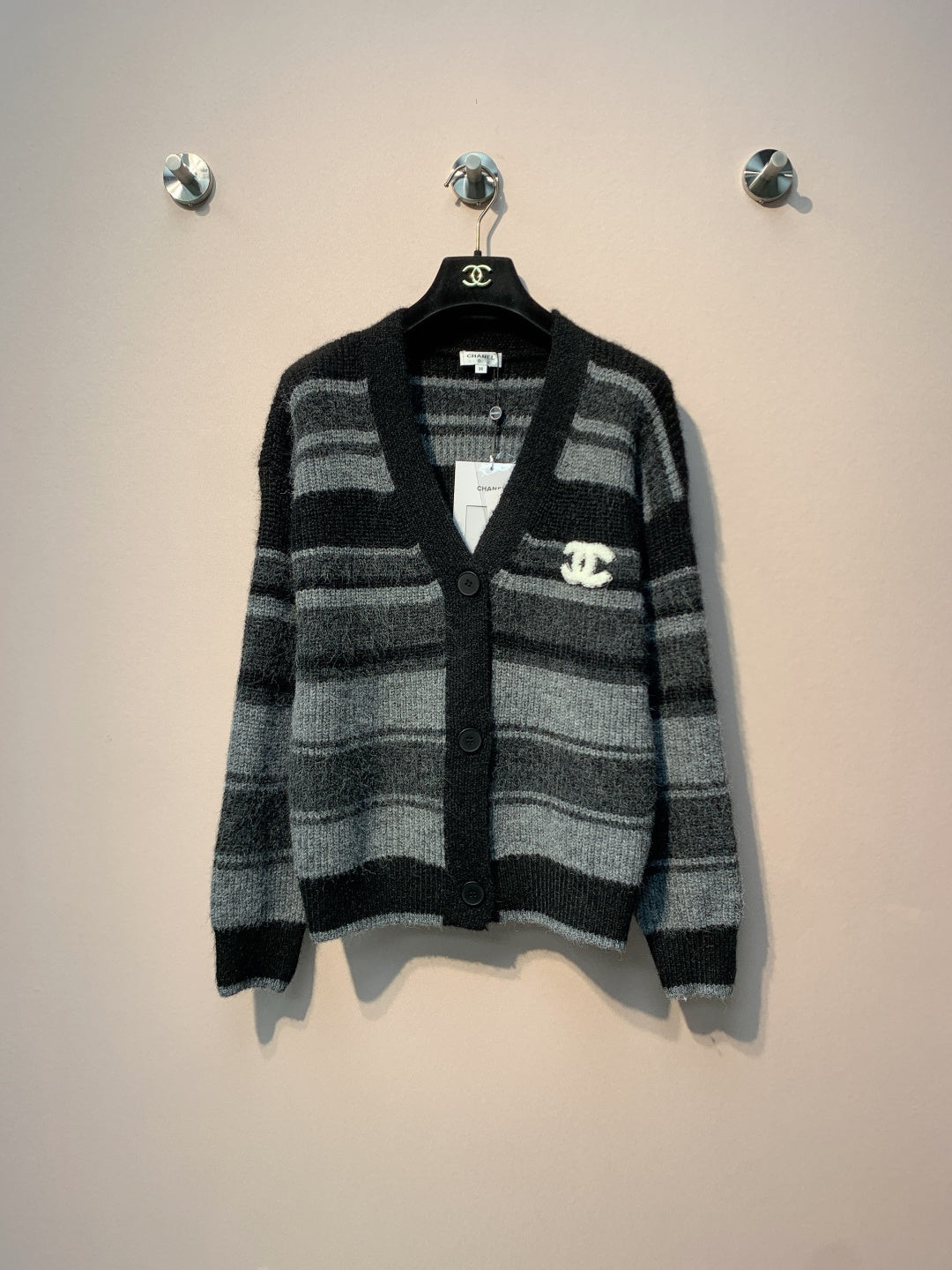 Chanel 25 Knitted V-Neck Button-Up Cardigan Wool 320070