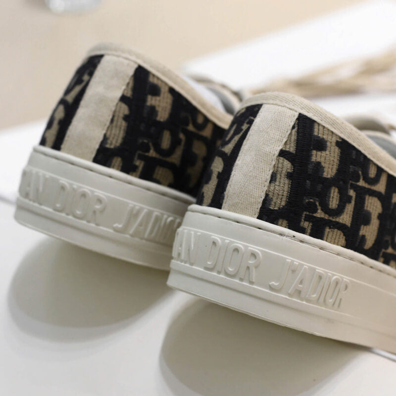 WALKN CD WHITE DEEP BLUE OBLIQUE EMBROIDERY CANVAS