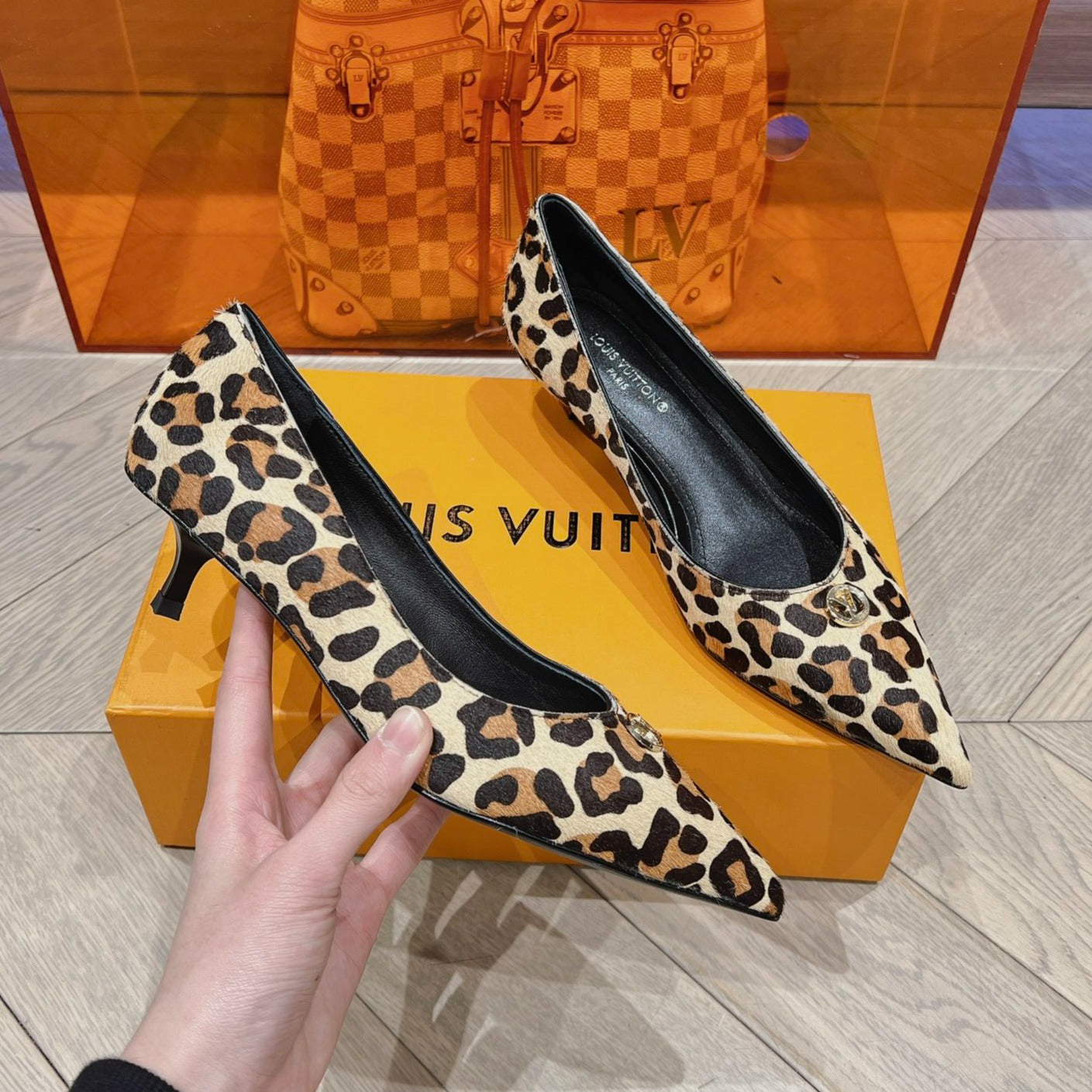 LV SINGLE LOW HEEL PUMP YELLOW LEOPARD