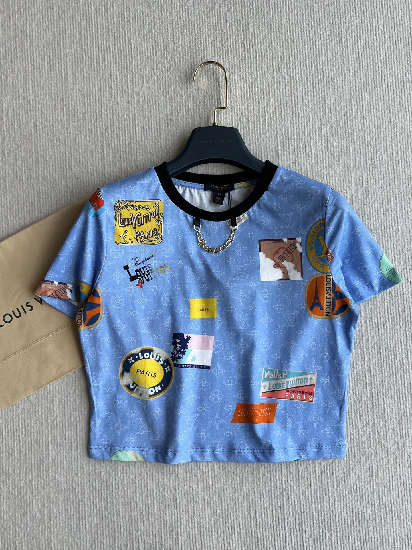 LV 25 Print Contrast Color Threaded Edge Collar T-shirt White Blue Cotton