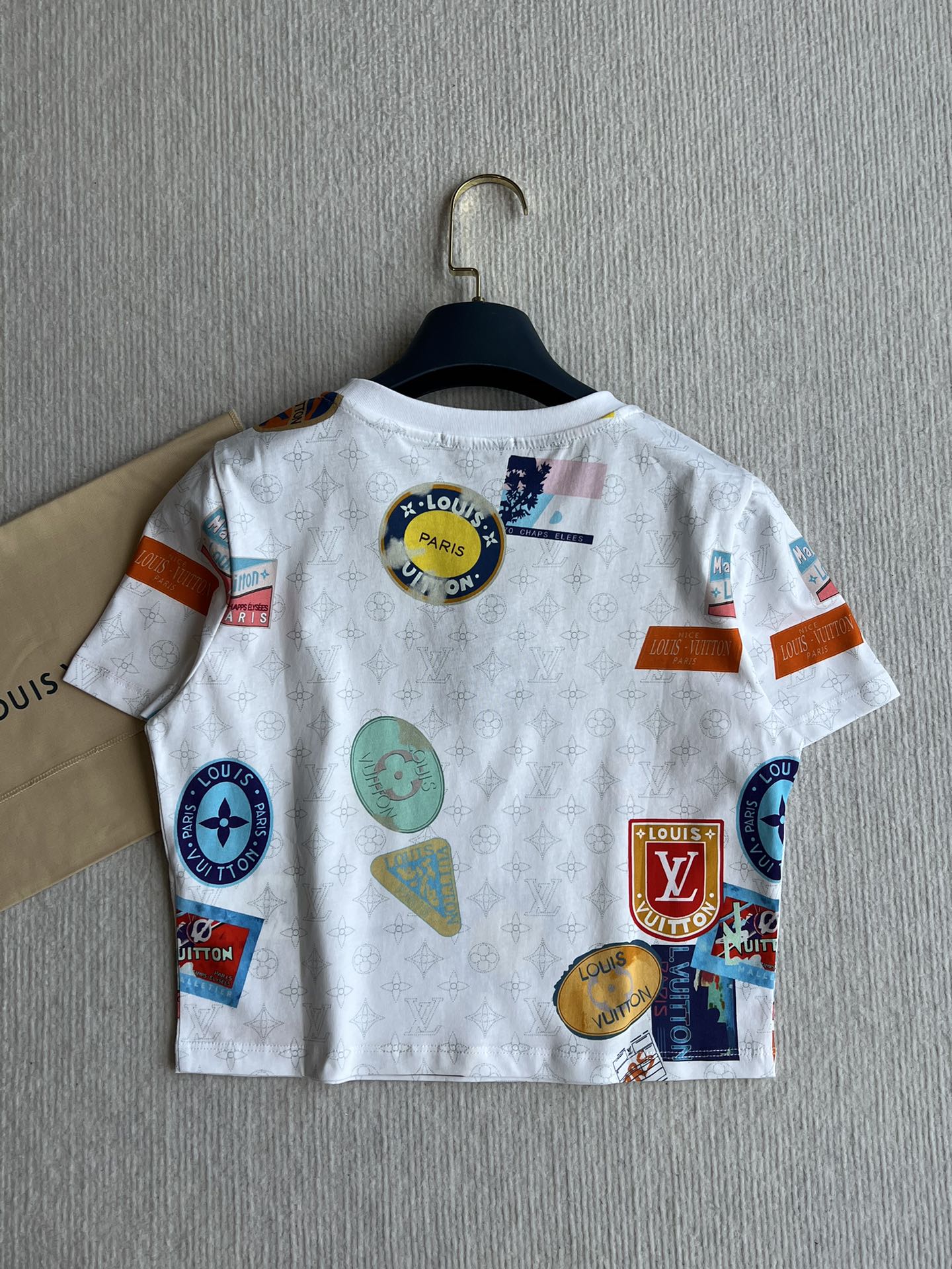 LV 25 Print Contrast Color Threaded Edge Collar T-shirt White Blue Cotton