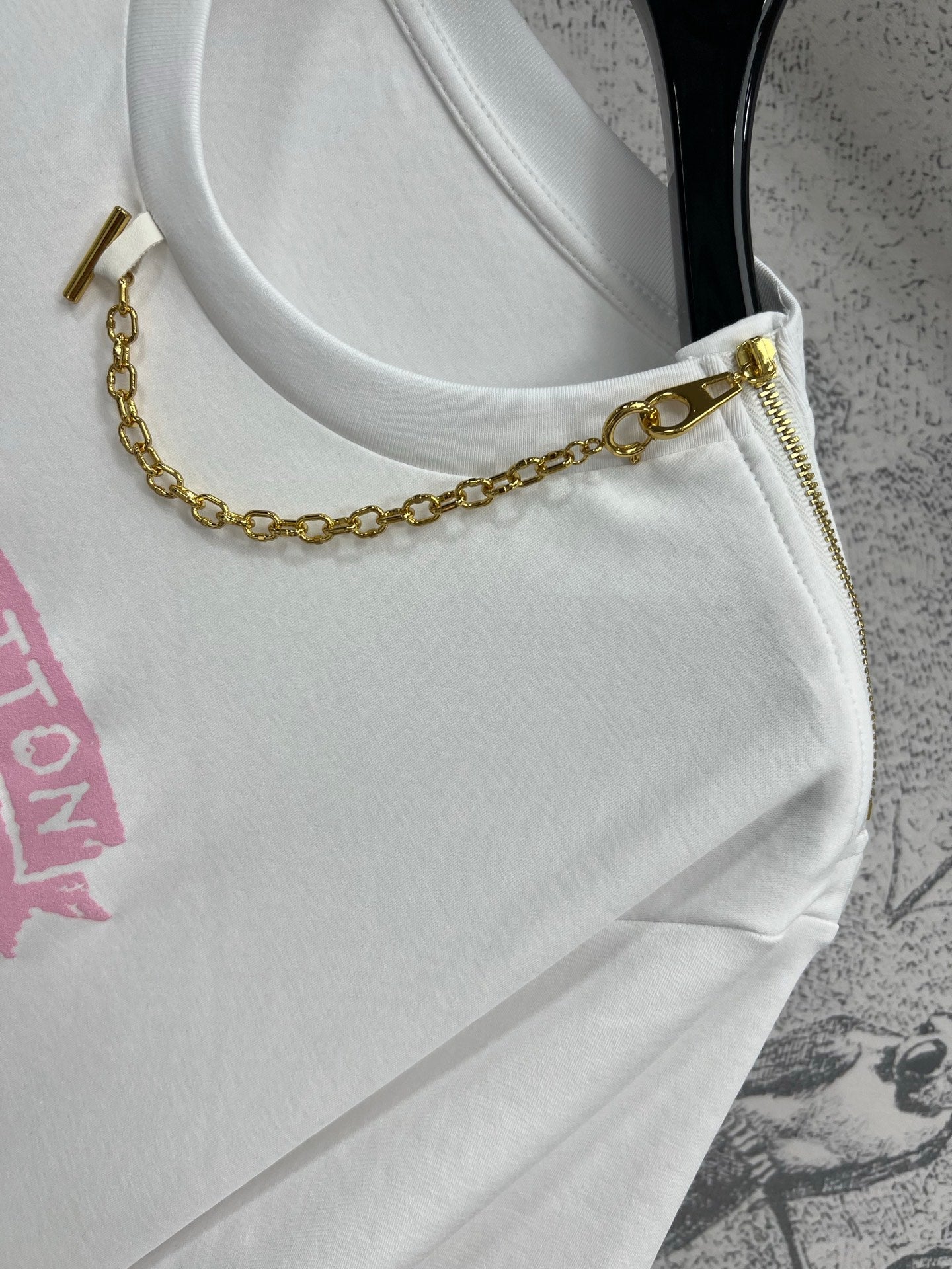 LV 25 Round Neck Metal Zipper T-Shirt Black White Cotton