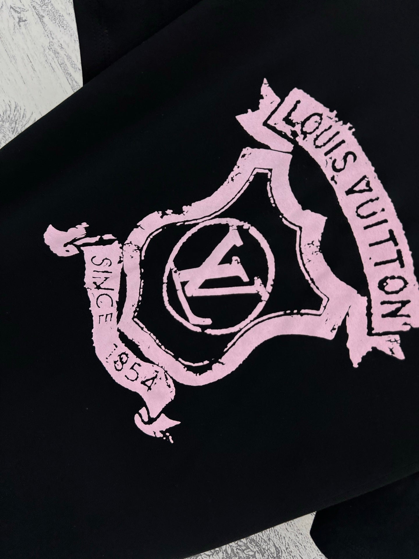 LV 25 Round Neck Metal Zipper T-Shirt Black White Cotton