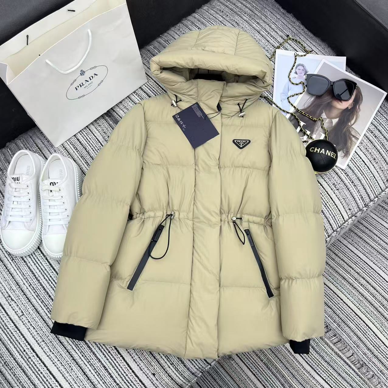 Prada 2025 Drawstring Waist Hooded Mig-length Jacket Down Polyester