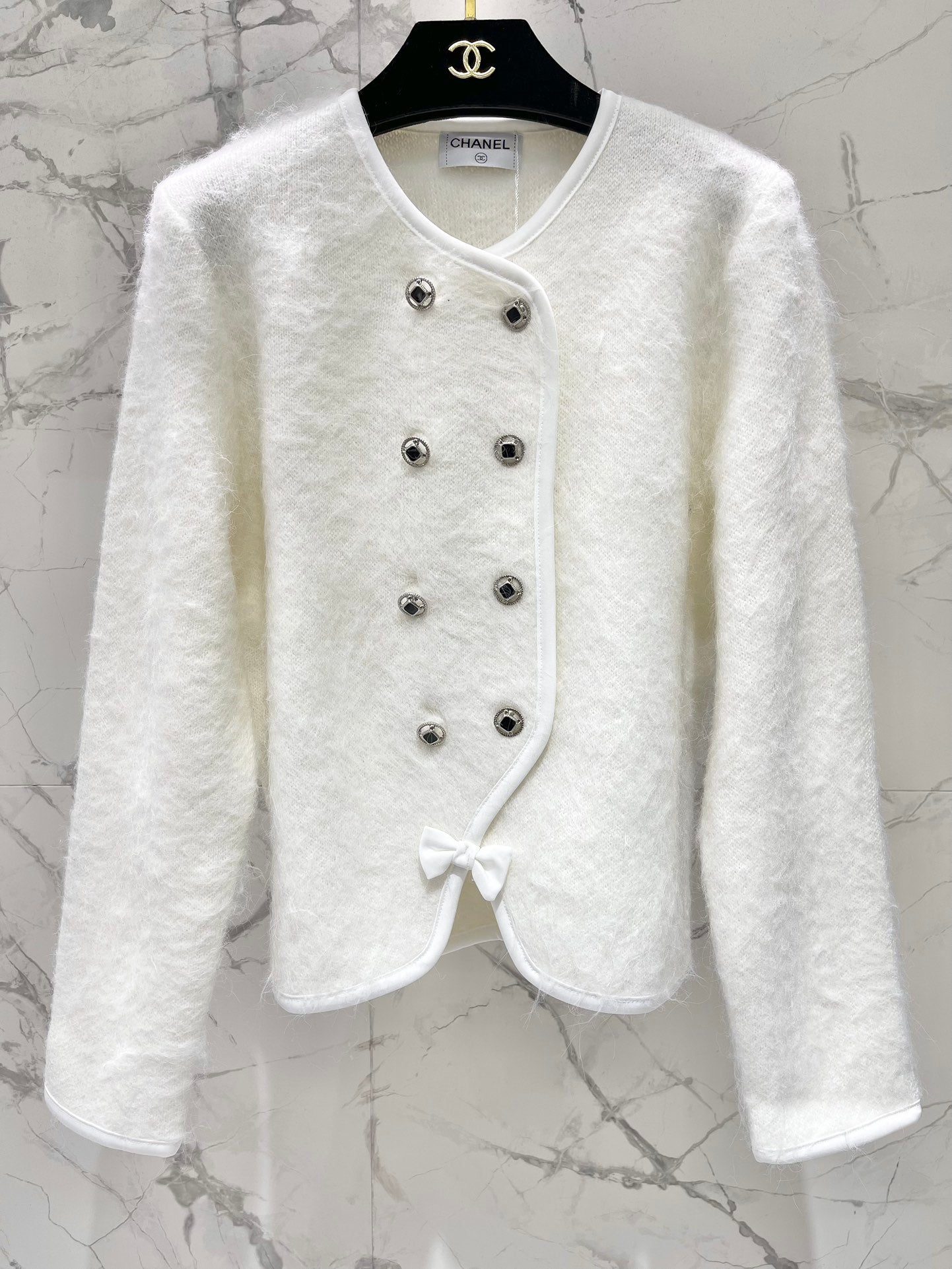 Chanel 2025 Double-breasted Round Neck Coat Wool 323090