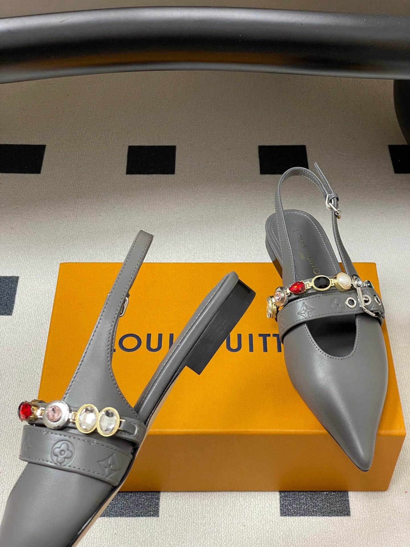 LV 2026 Vibe Slingback Flat Ballerina Cowhide 593439