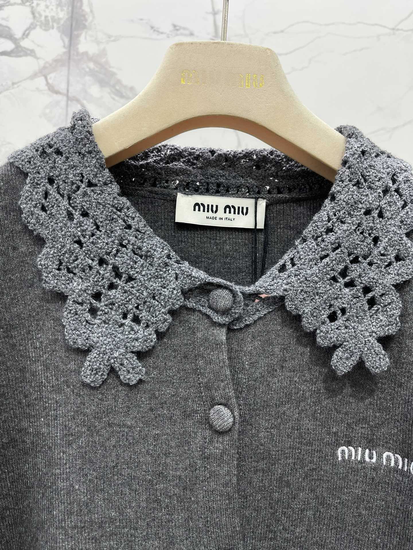 Miumiu 2025 Hollow-Out Crochet Collar Age-Defying Knit Cardigan Wool