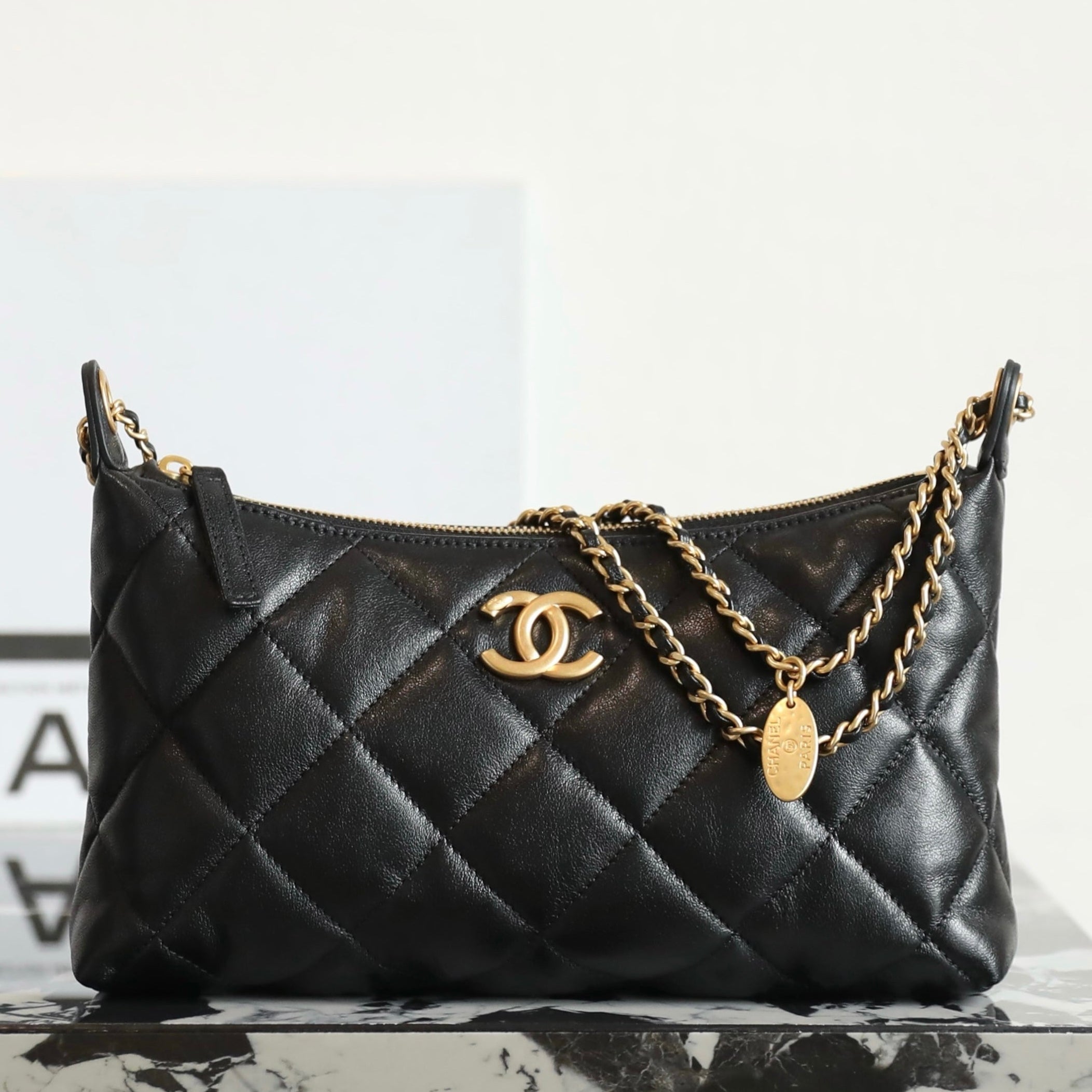 CC 2025 Hobo Dumpling Bag 26cm Black Calfskin 343720