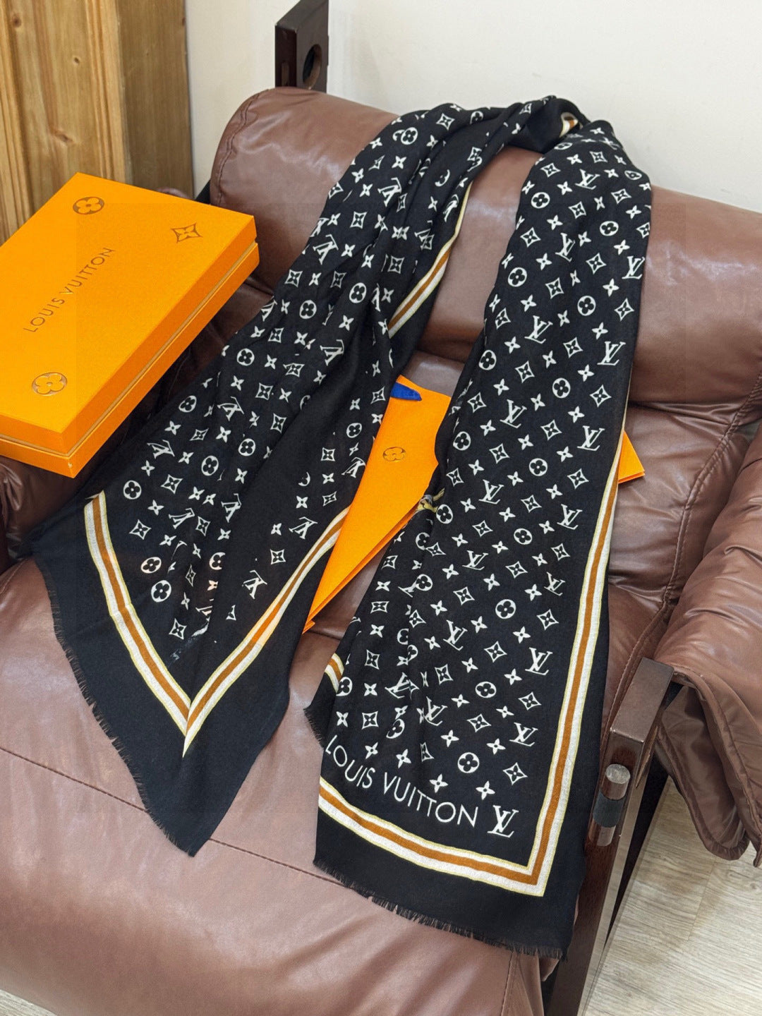 LV Monogram Long Scarf 200cm Black Beige Cashmere 969170