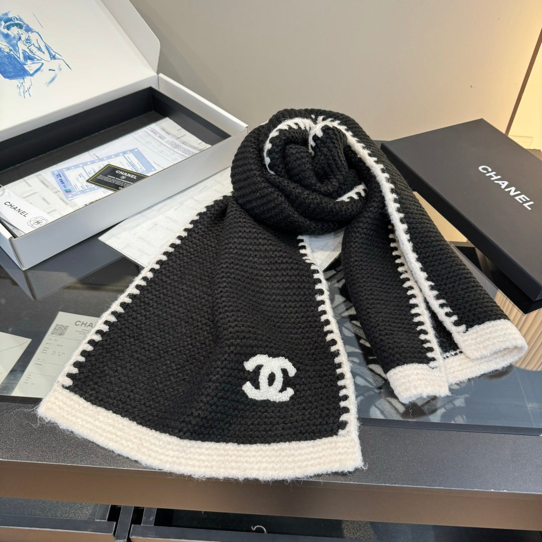 CC 25 Classic Scarf 170cm Black Wool 293429