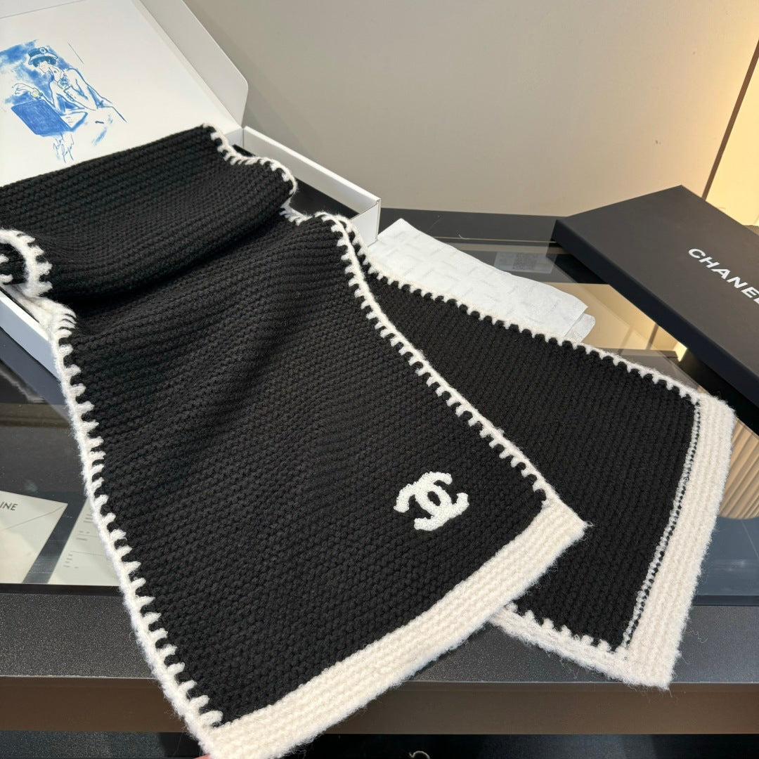 CC 25 Classic Scarf 170cm Black Wool 293429