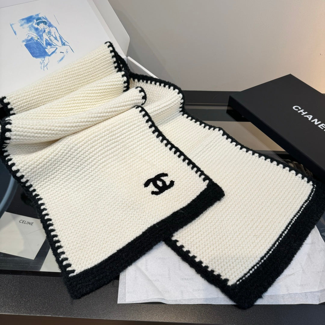 CC 25 Classic Scarf 170cm White Wool 293430