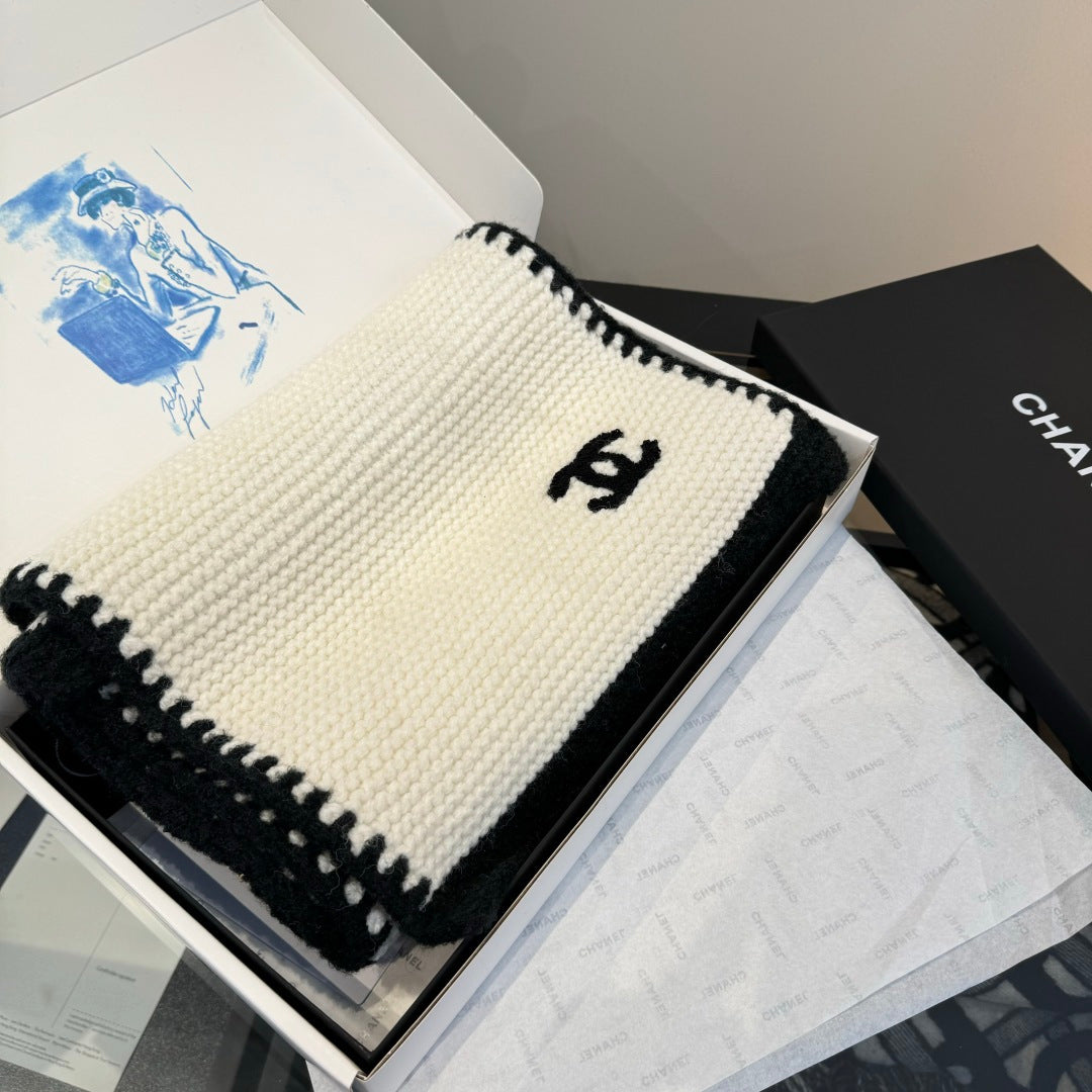 CC 25 Classic Scarf 170cm White Wool 293430