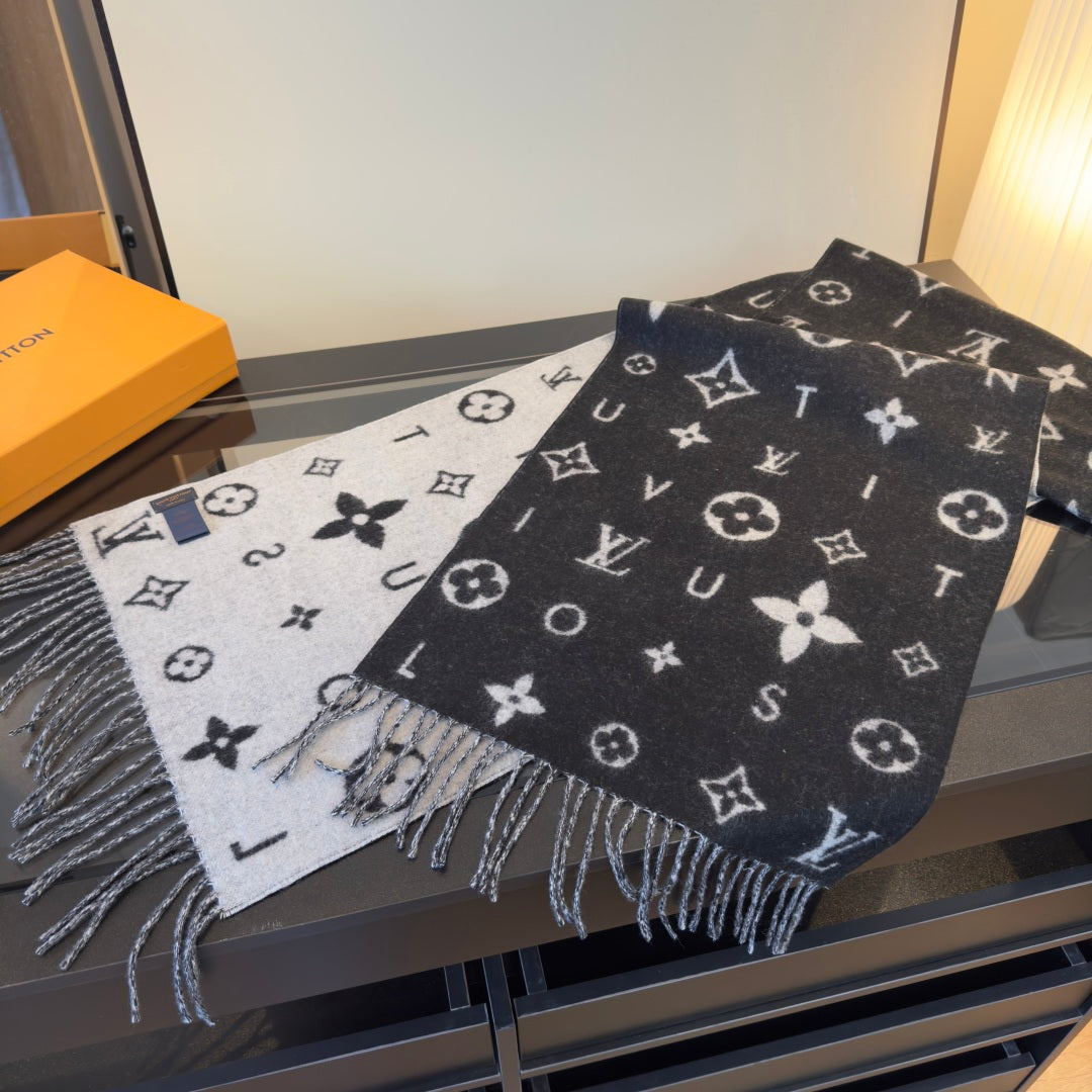 LV 25 Scarf 220CM Black Wool 293520