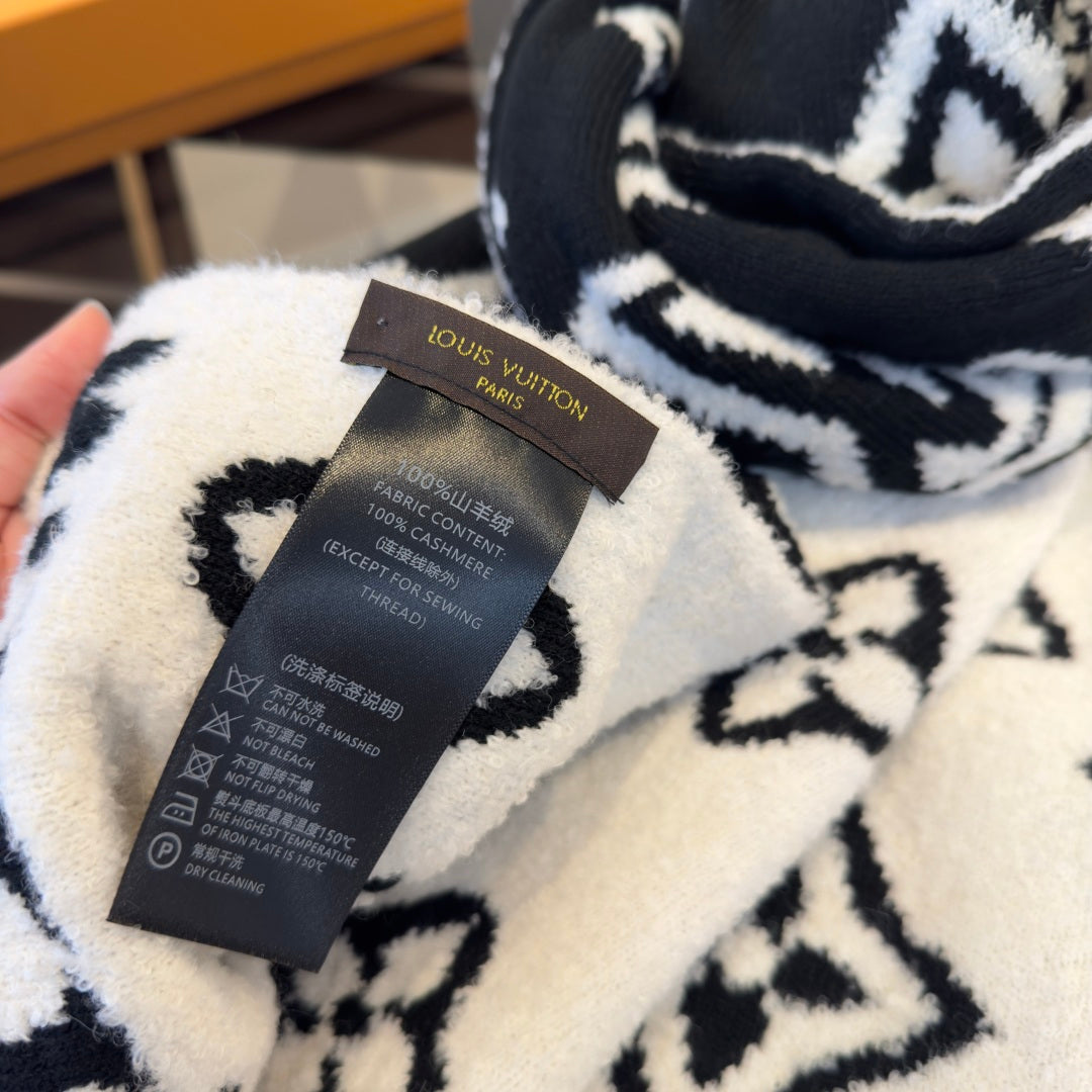 LV 25 Scarf 180cm Black White Wool 293457