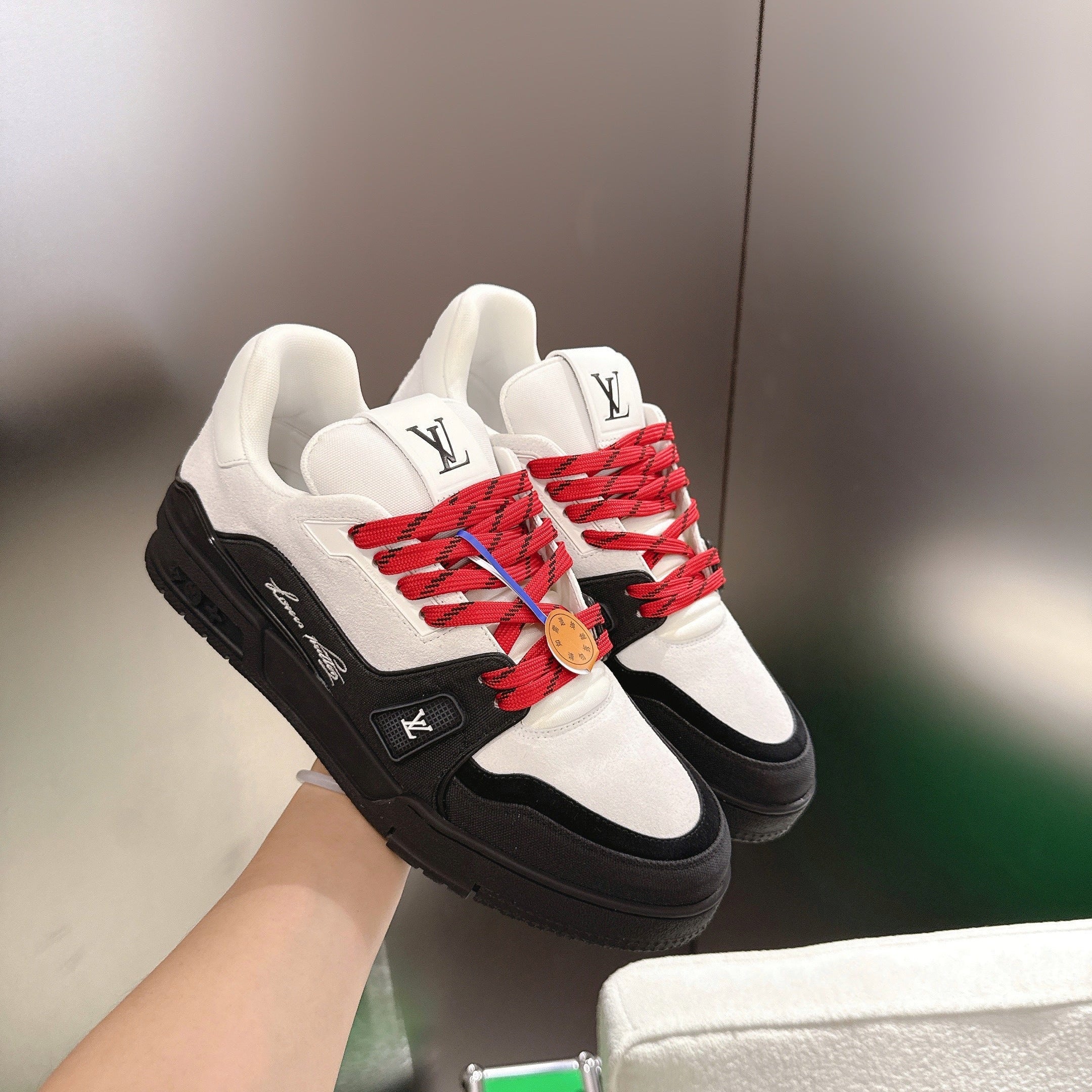 LV 26ss Trainer Sneakers Black White Red Cowhide 632147