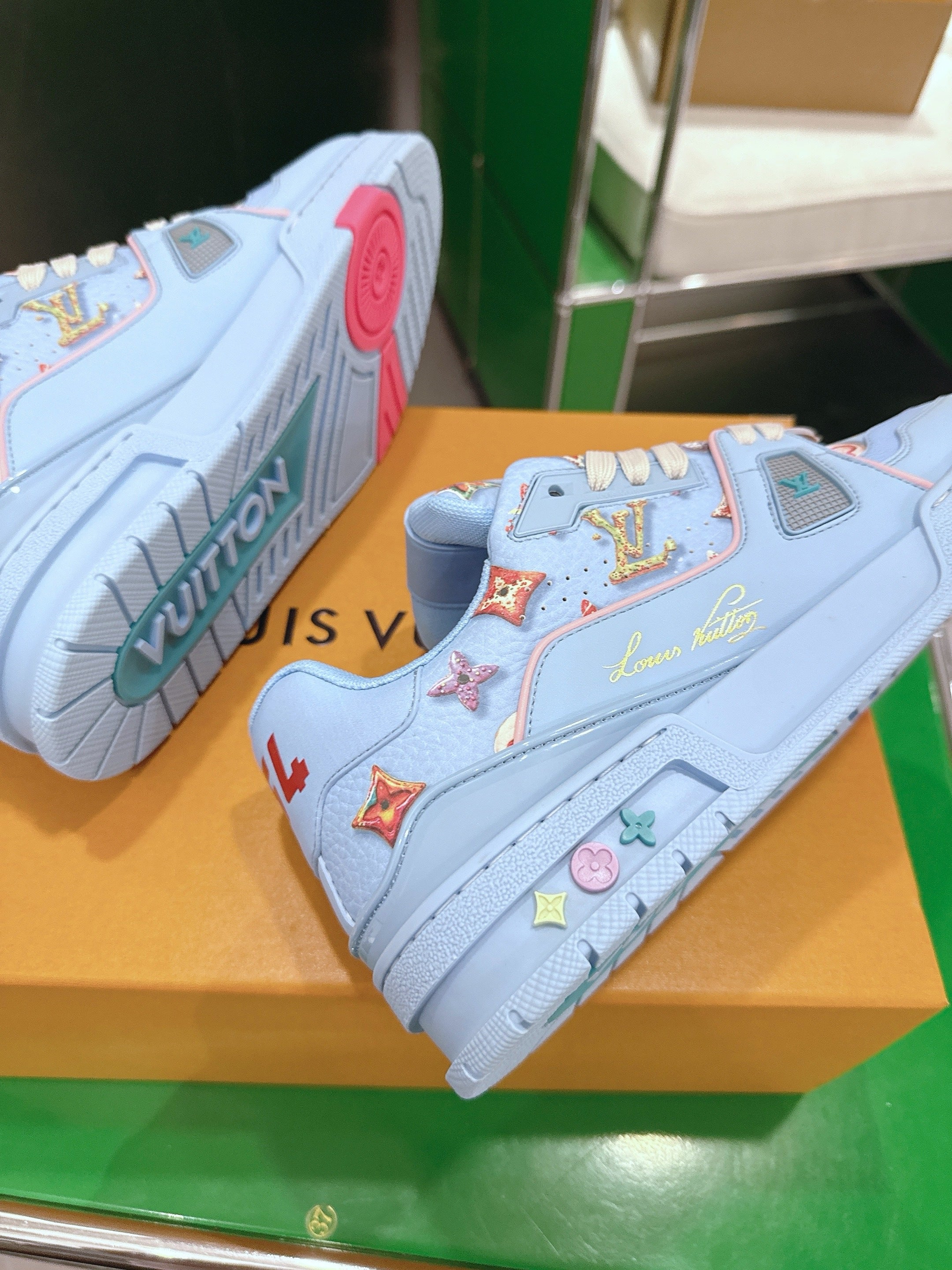 LV 26ss Trainer Sneakers Blue Colorful Cowhide 632143