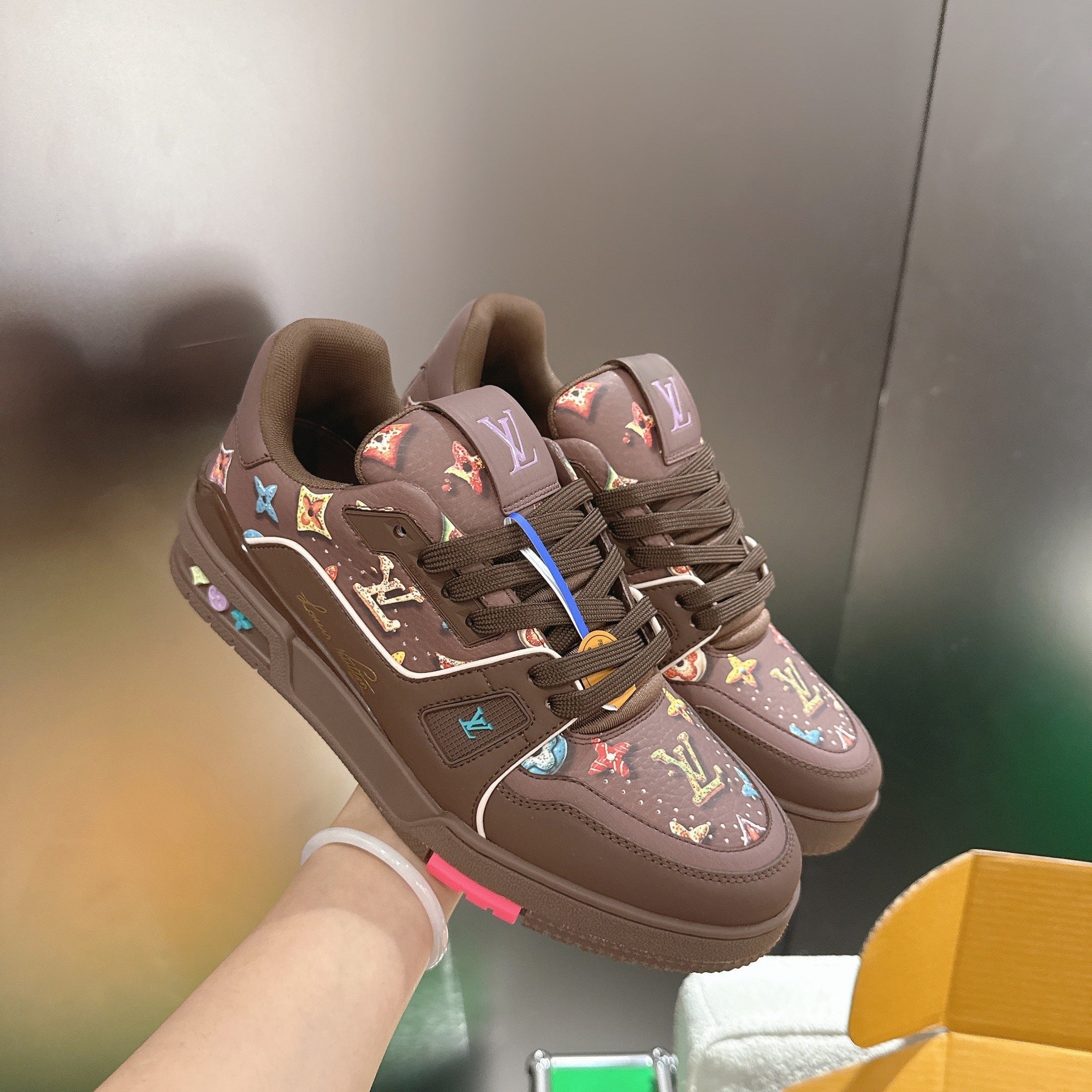 LV 26ss Trainer Sneakers Brown Colorful Cowhide 632145