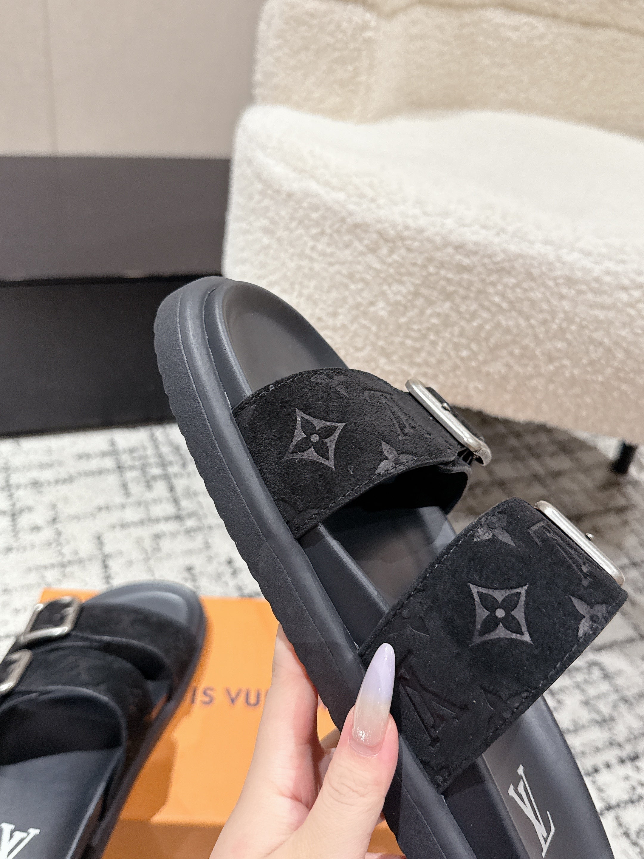 LV Oasis sandal black monogram suede leather 383380