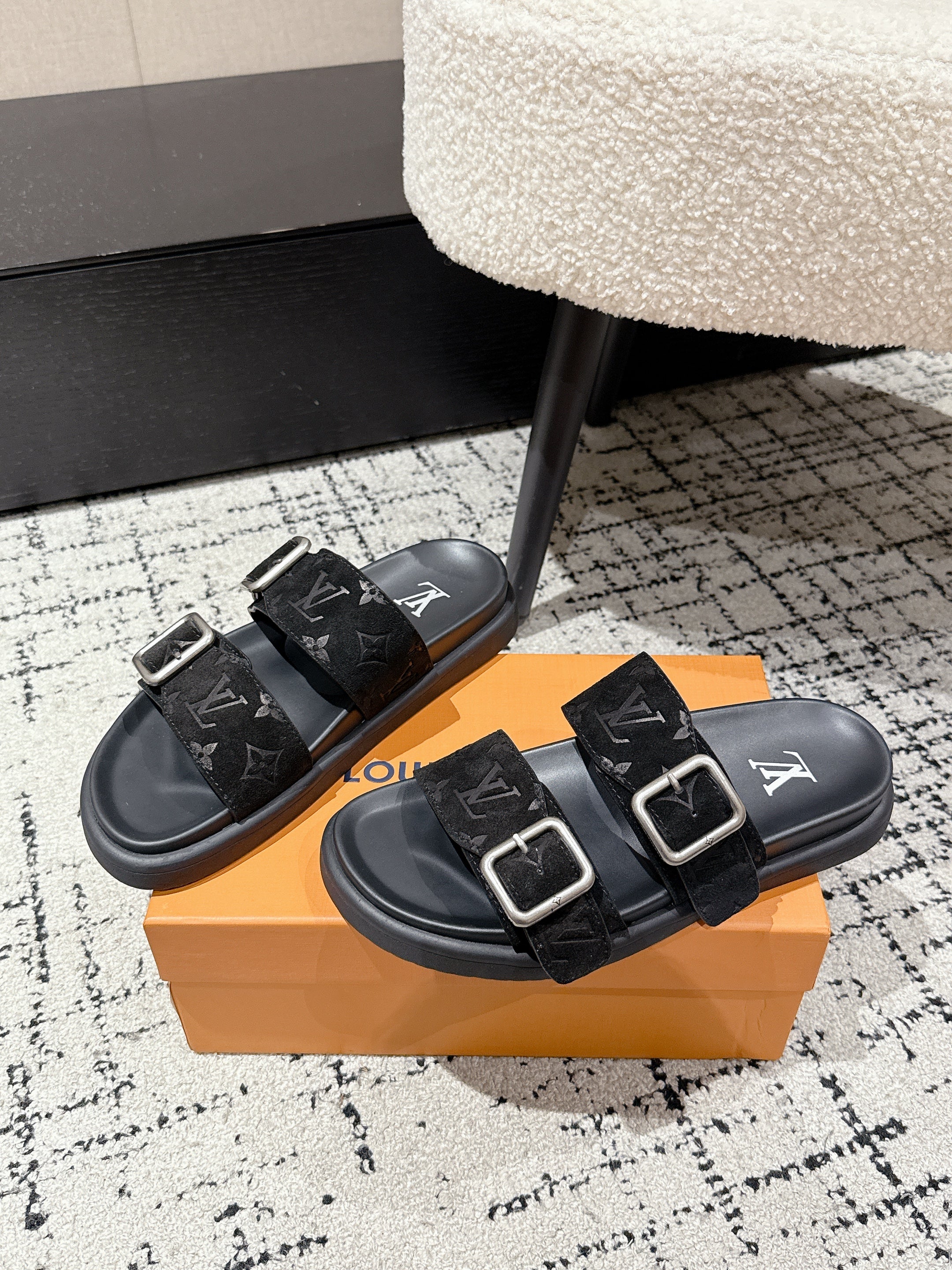 LV Oasis sandal black monogram suede leather 383380