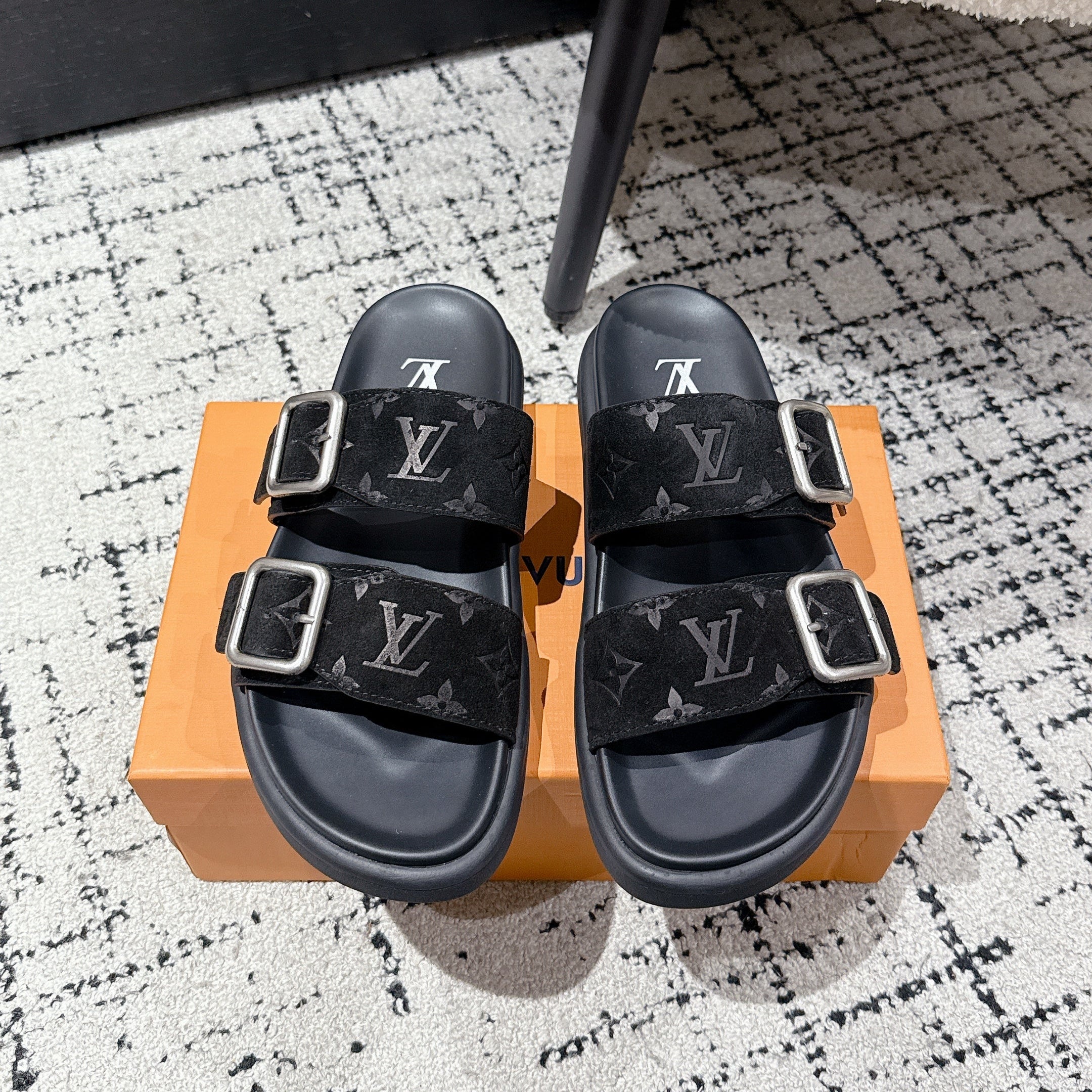 LV Oasis sandal black monogram suede leather 383380