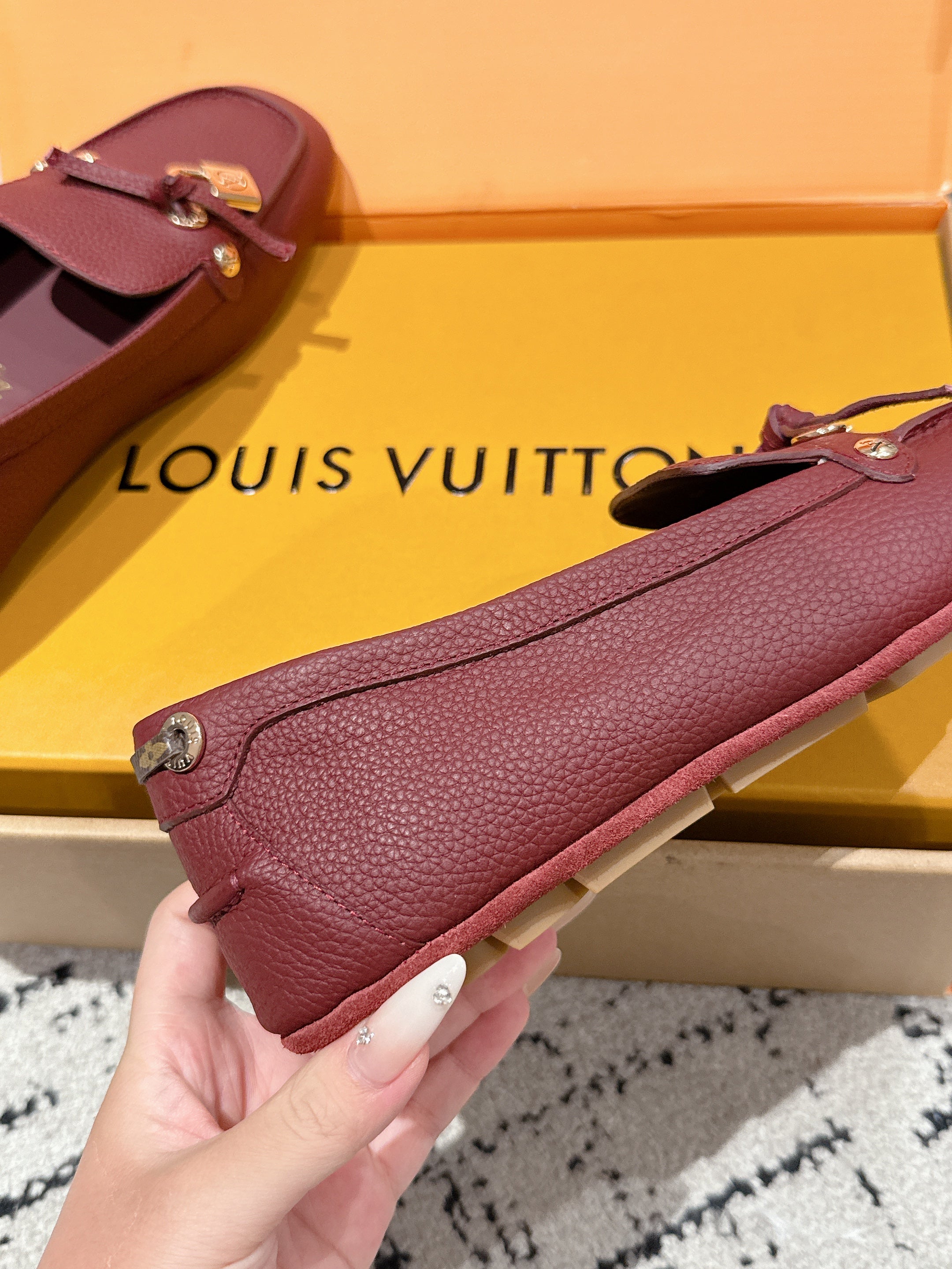 LV Flat-soled lock loafers burgundy cowhide 383376