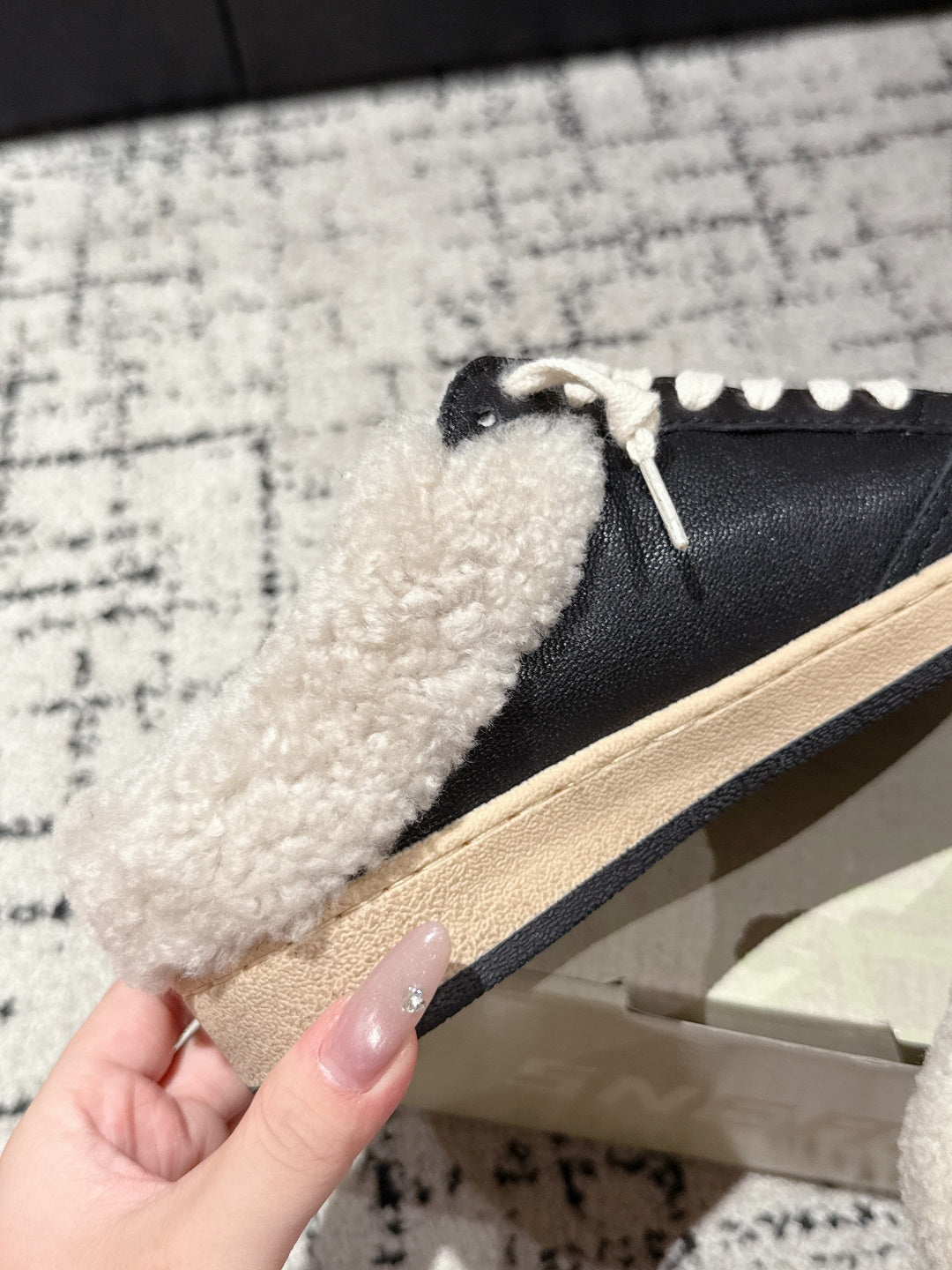 Golden Goose 2025 Star Sabot Shearling-lined Mule Black Beige Cowhide Wool 500586