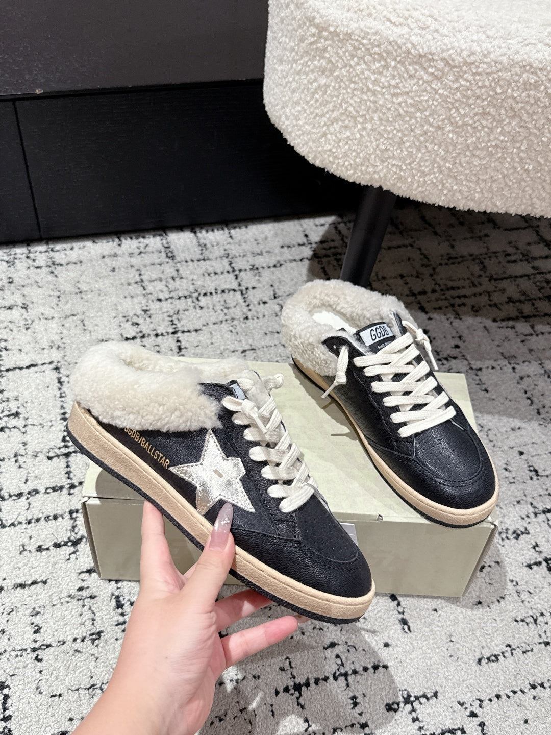 Golden Goose 2025 Star Sabot Shearling-lined Mule Black Beige Cowhide Wool 500586