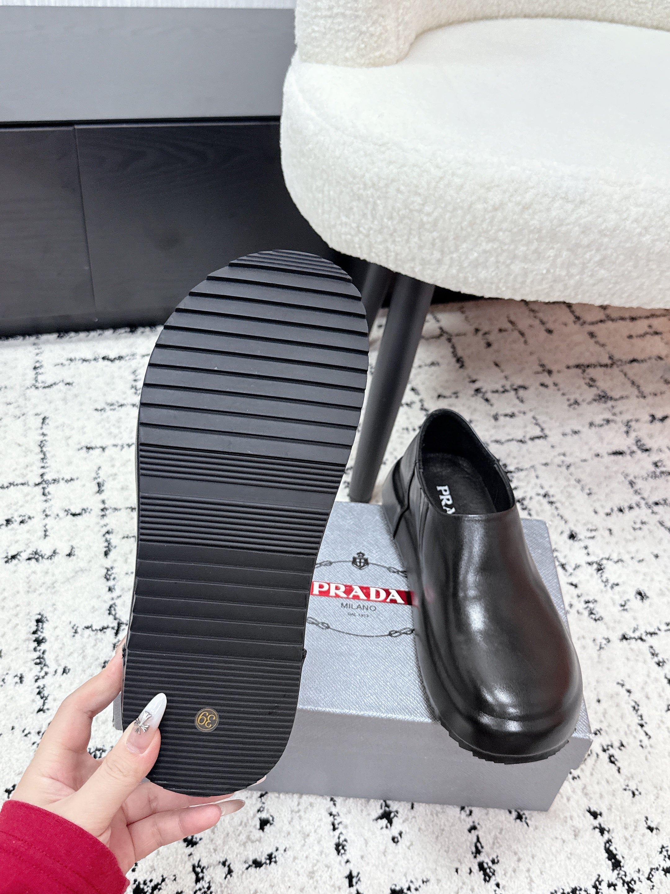 PRA 26S Loafers Black Calfskin Leather 617129