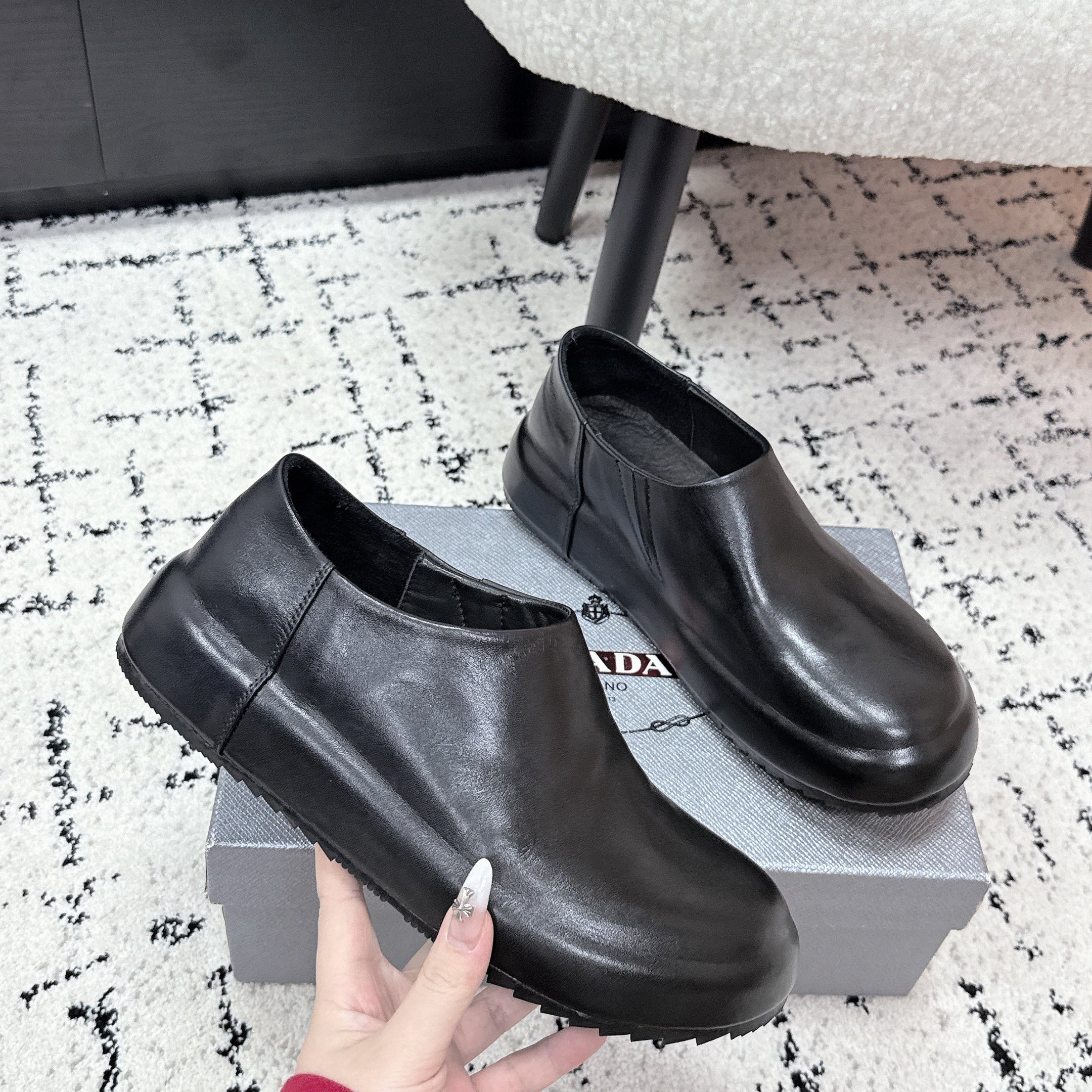 PRA 26S Loafers Black Calfskin Leather 617129