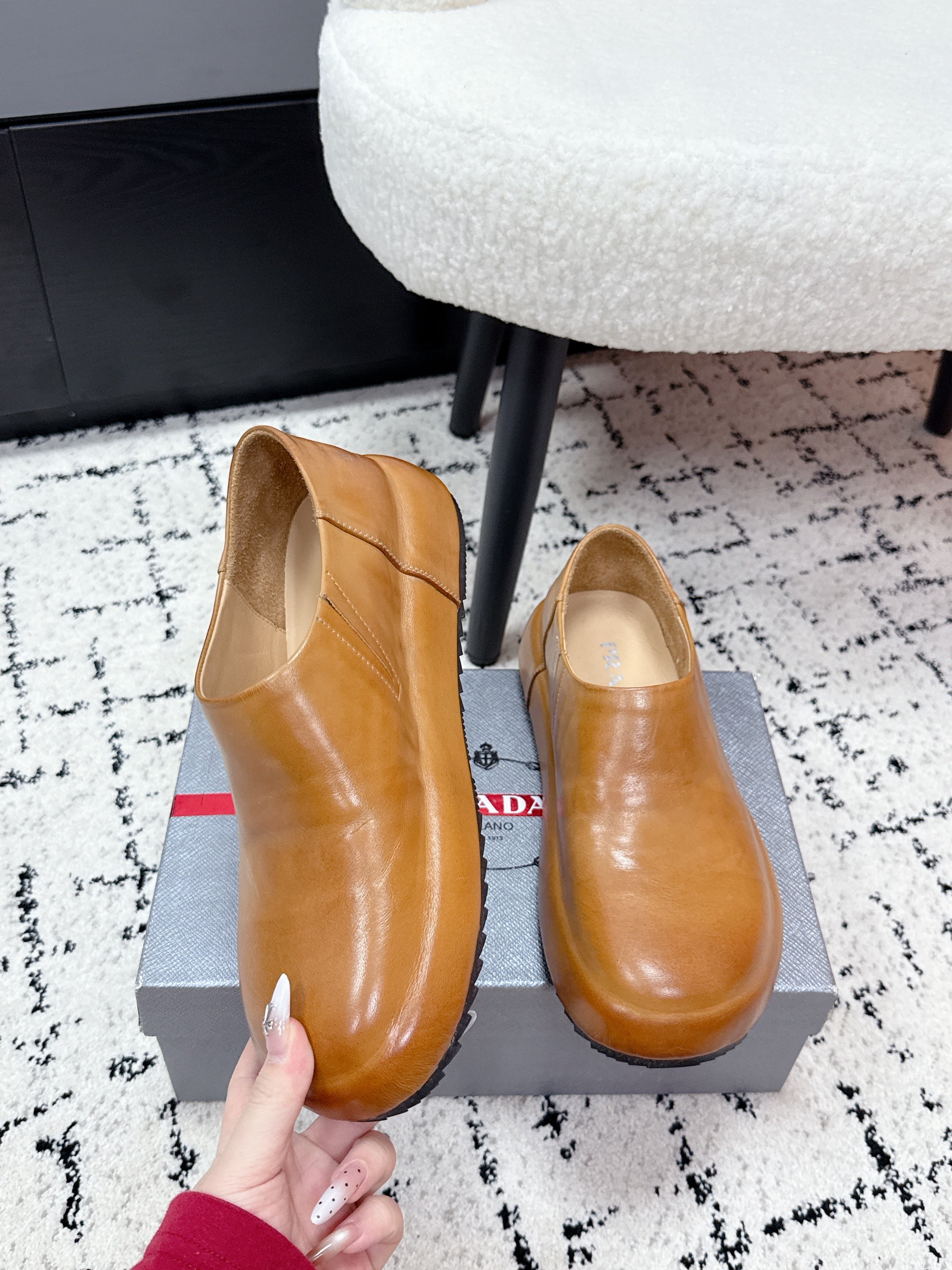 PRA 26S Loafers Camel Brown Calfskin Leather 617128