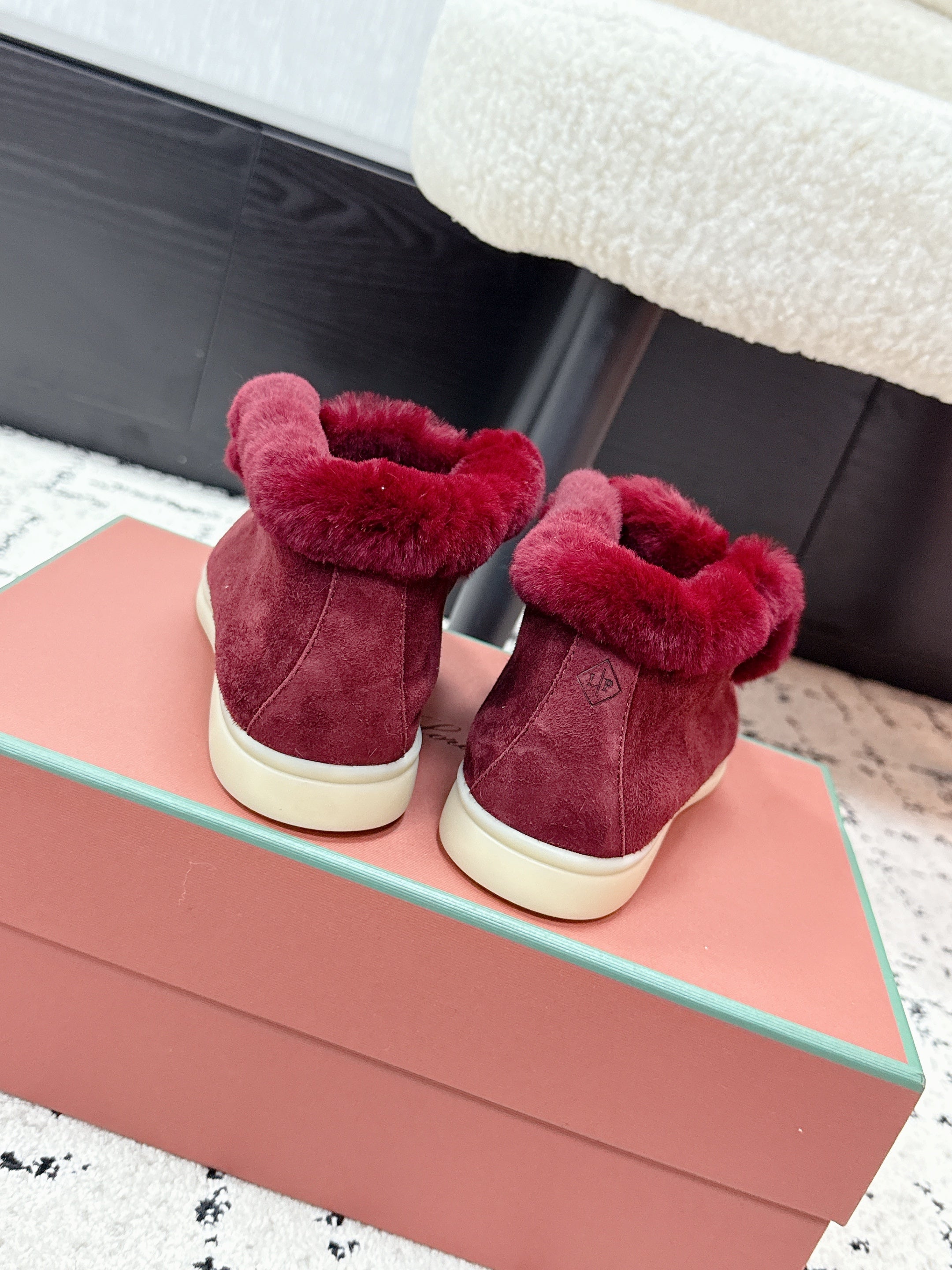 LP 26SS Open Walk Ankle Boot Burgundy Suede Fur 617383