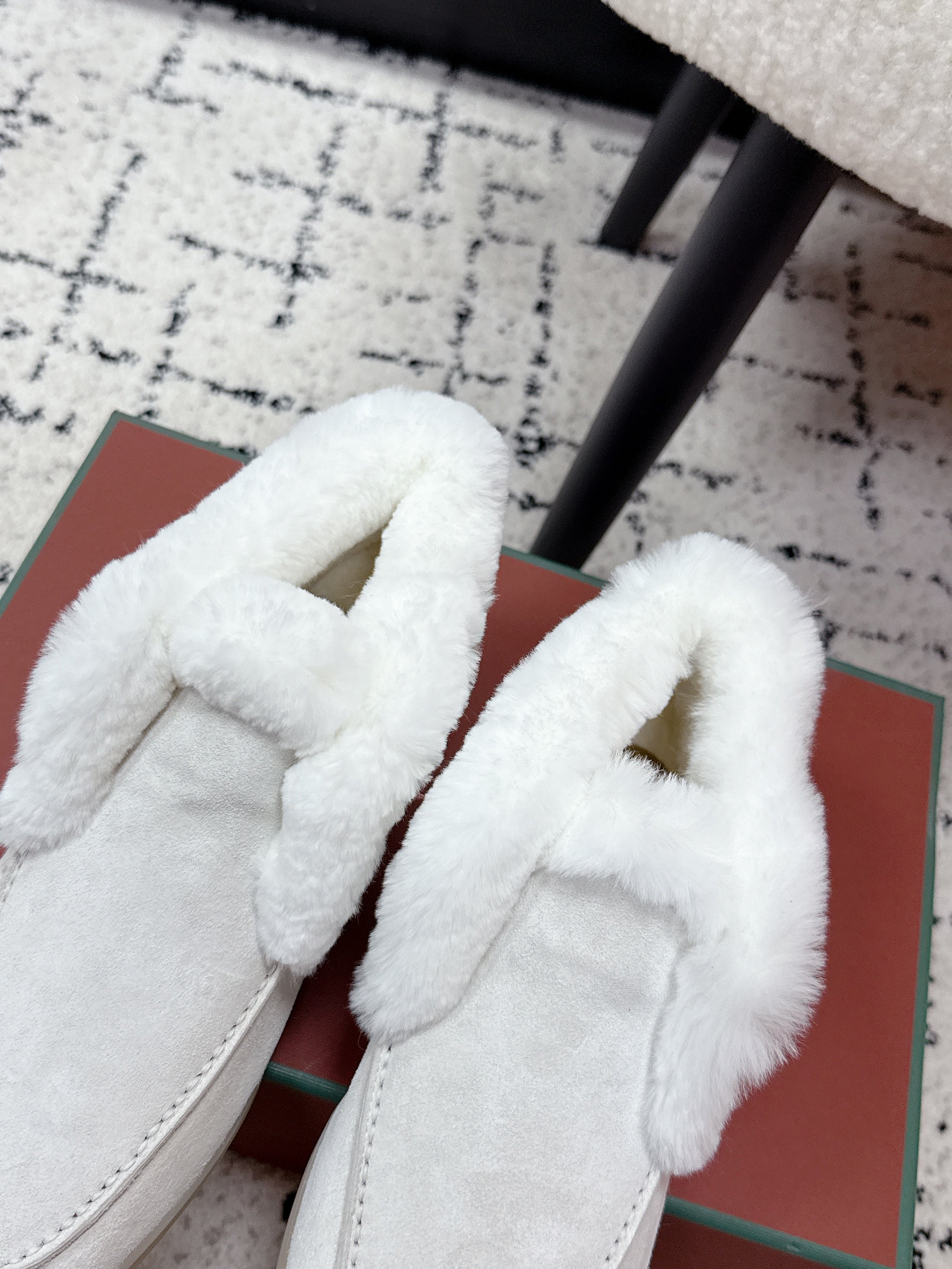 LP 26SS Open Walk Ankle Boot Off-white Suede Fur 617388