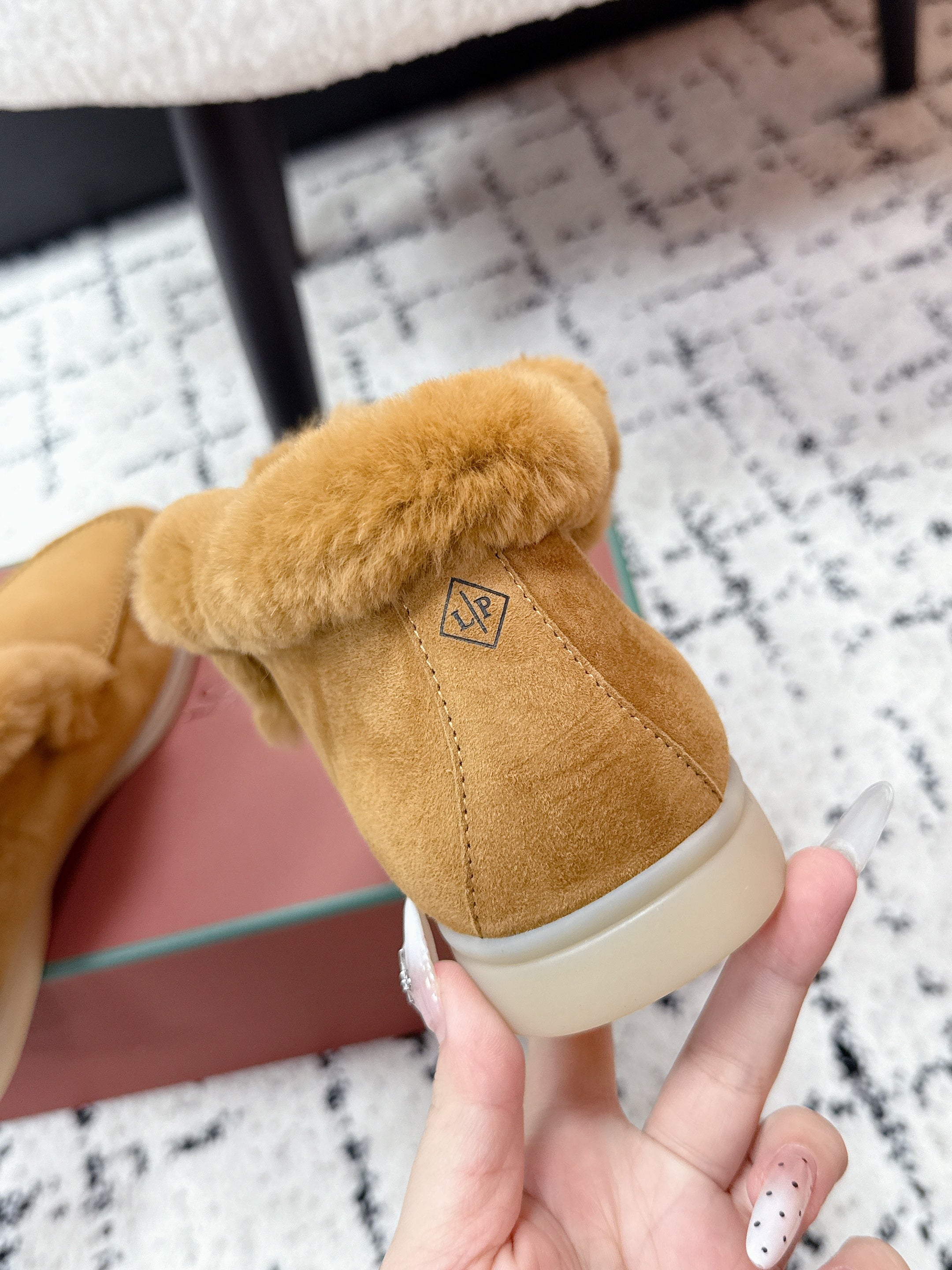 LP 26SS Open Walk Ankle Boot Yellow Suede Fur 617391