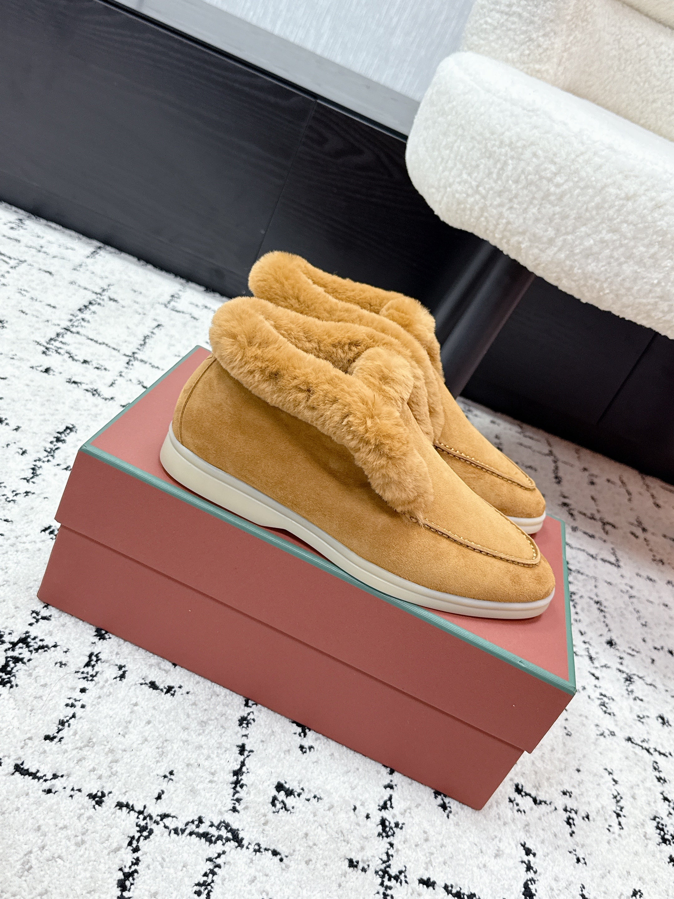 LP 26SS Open Walk Ankle Boot Yellow Suede Fur 617391