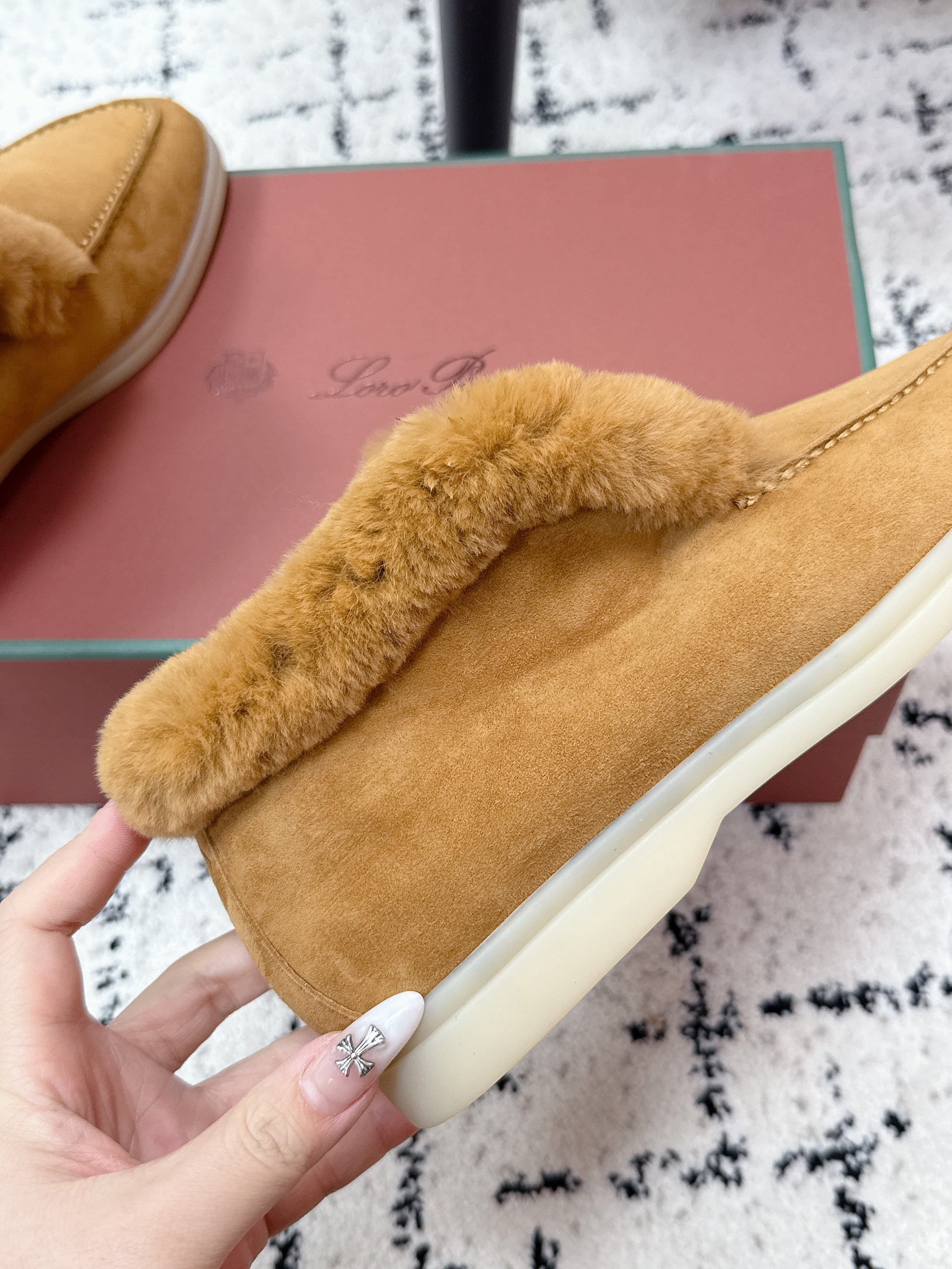 LP 26SS Open Walk Ankle Boot Yellow Suede Fur 617391