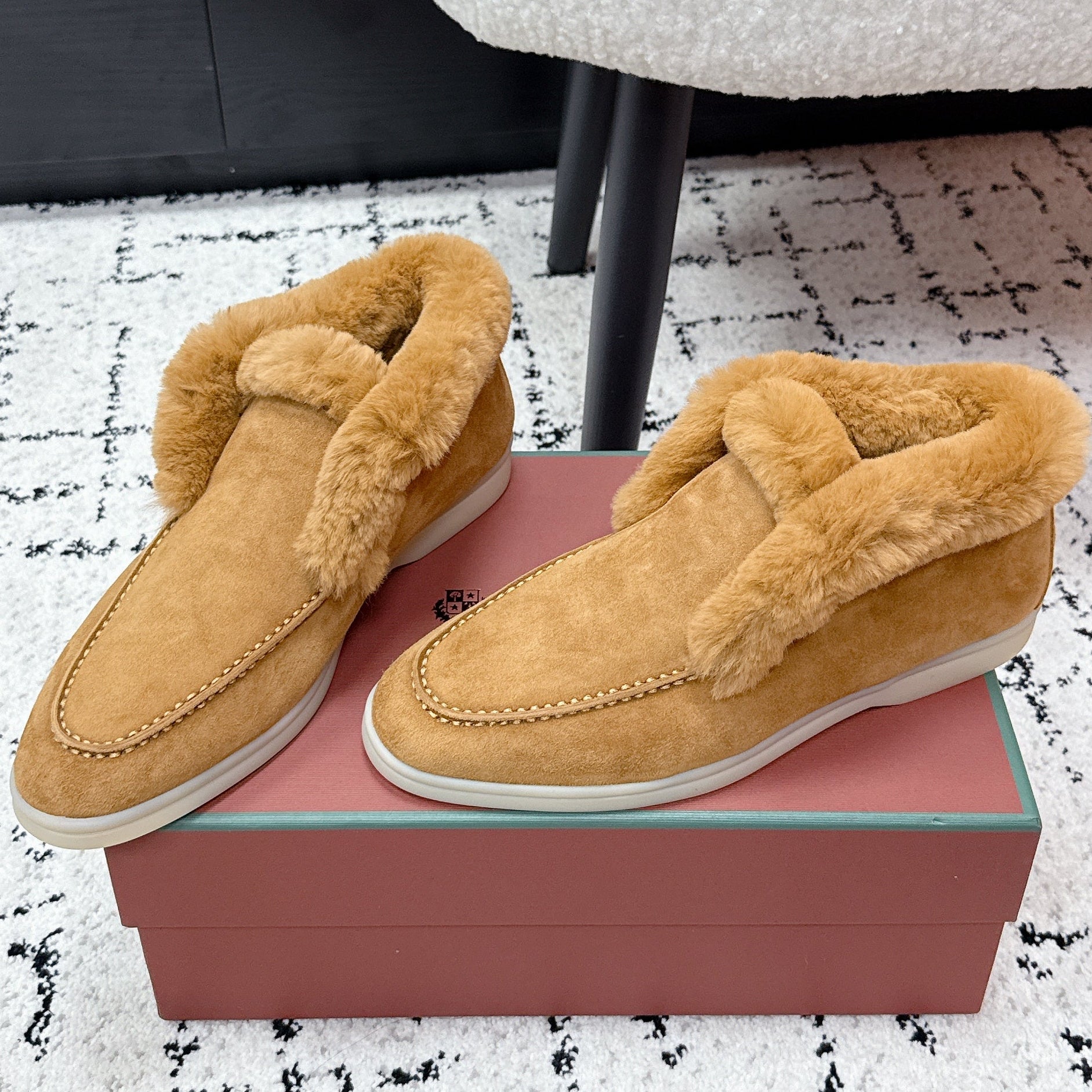 LP 26SS Open Walk Ankle Boot Yellow Suede Fur 617391