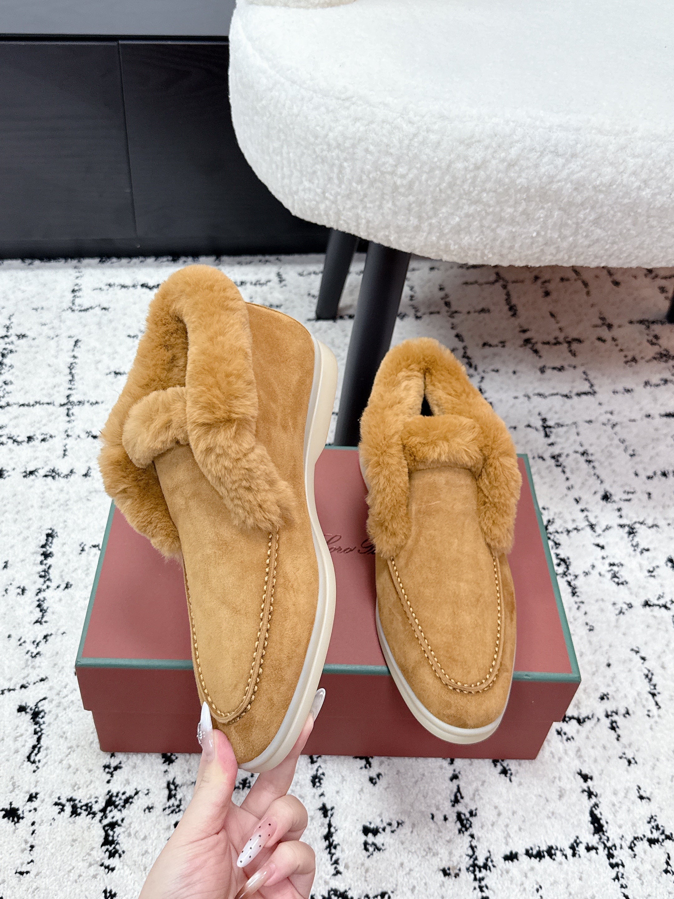 LP 26SS Open Walk Ankle Boot Yellow Suede Fur 617391