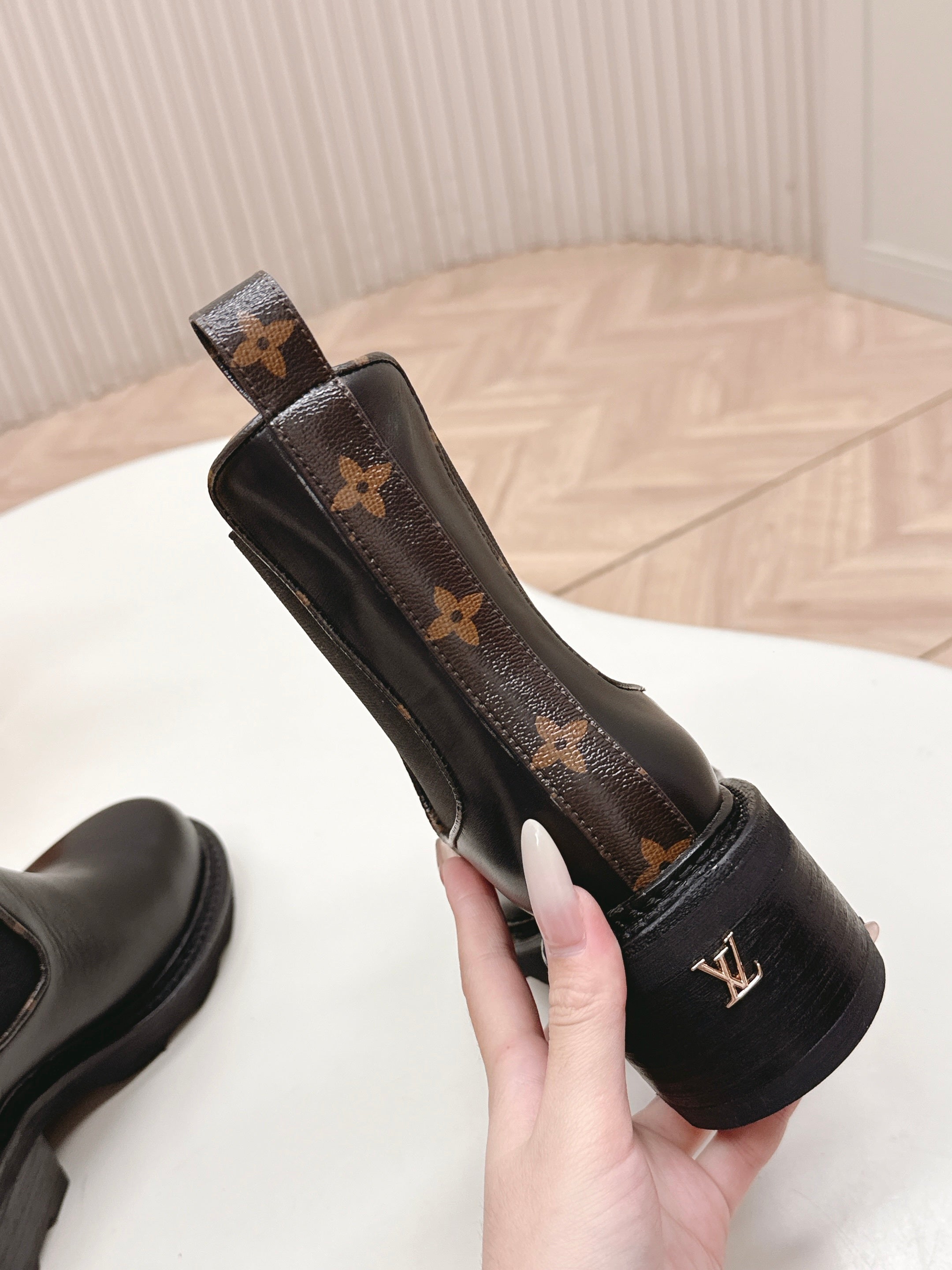 LV 2026  Beaubourg Platform Ankle Boot Black Calfskin 595465