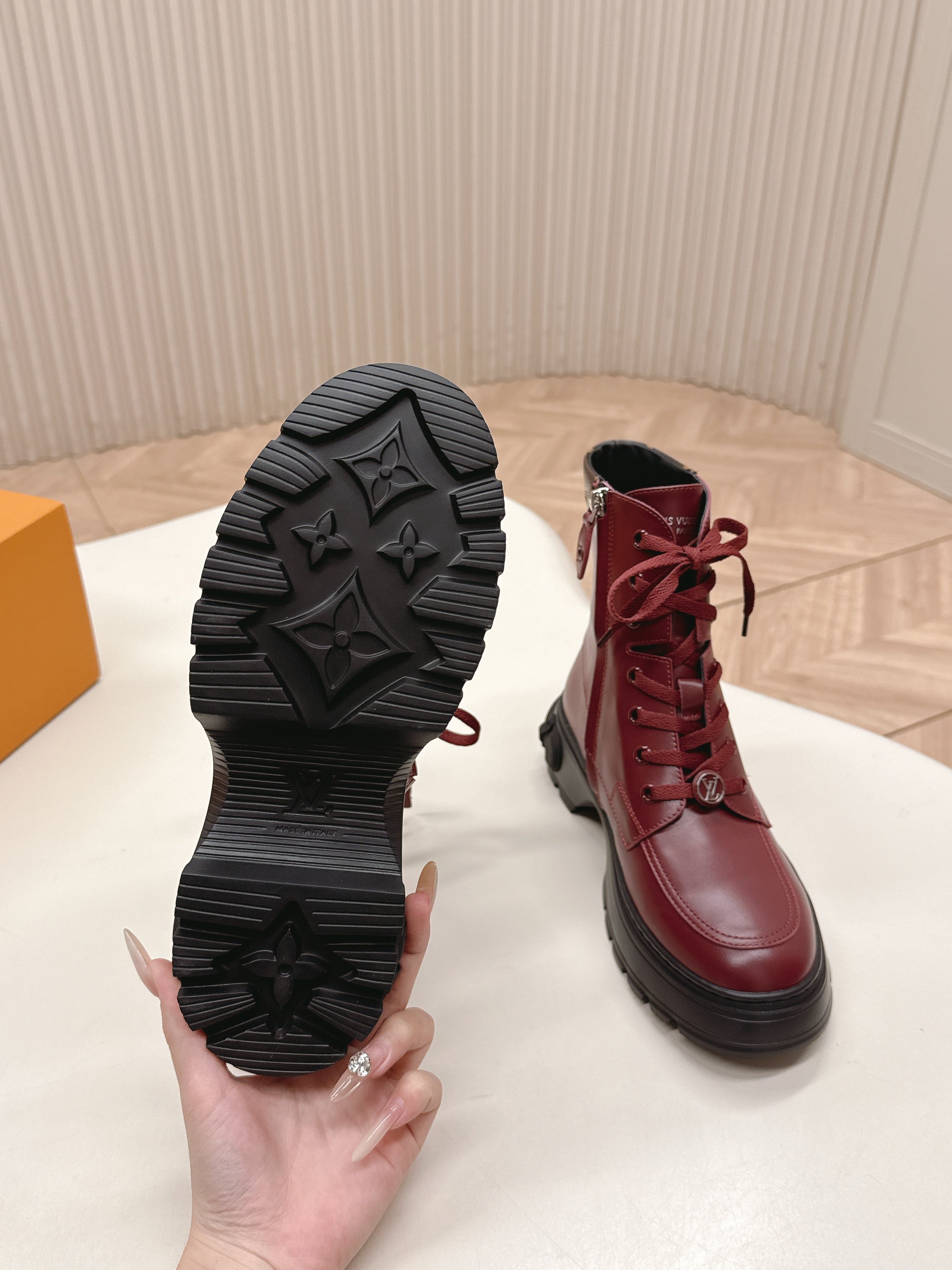 LV 2026 Laureate Platform Desert Boot Burgundy Calfskin 595452