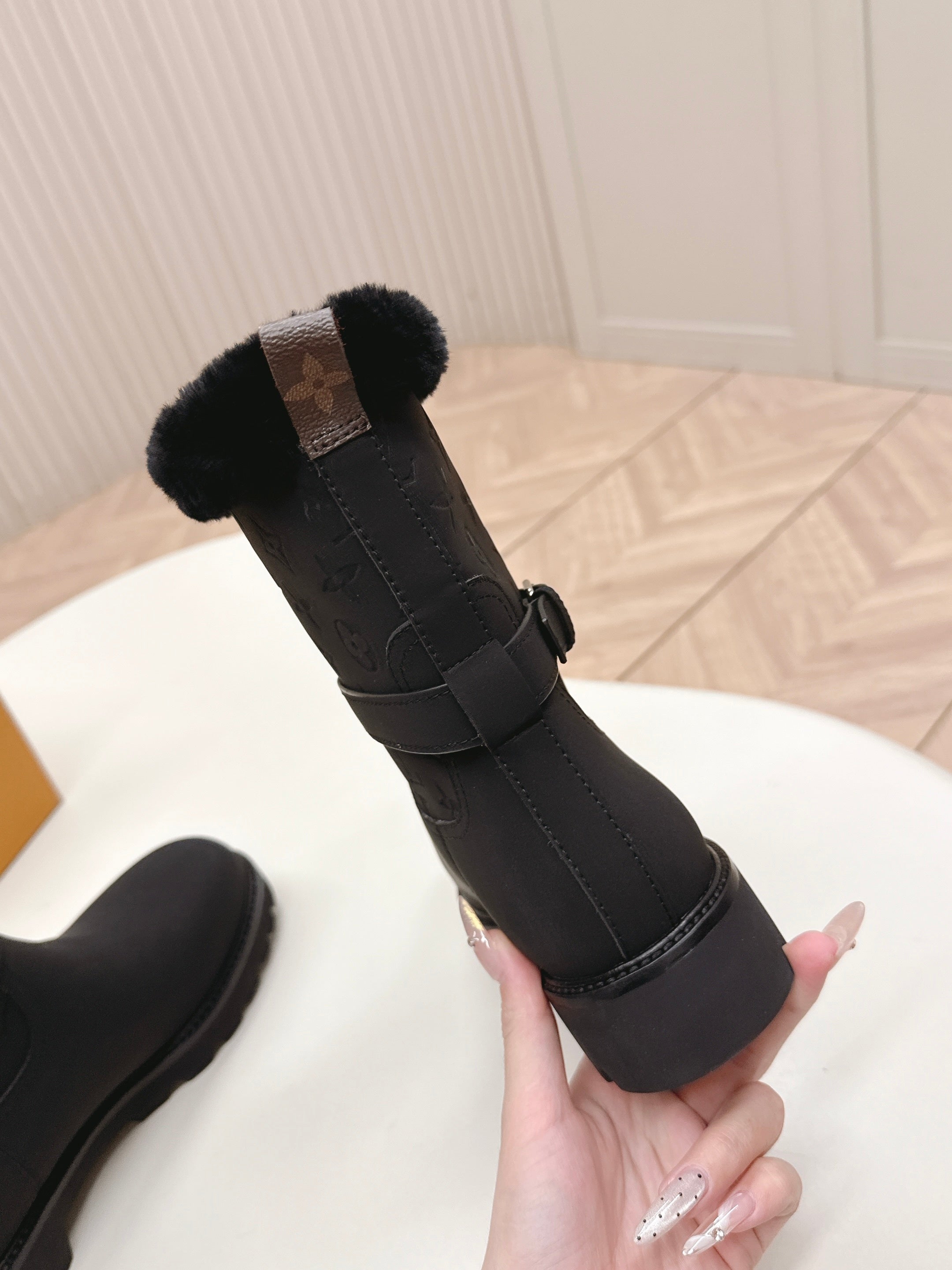 LV 2026 Territory Ankle Boot Black Nubuck Calf Leather 595440