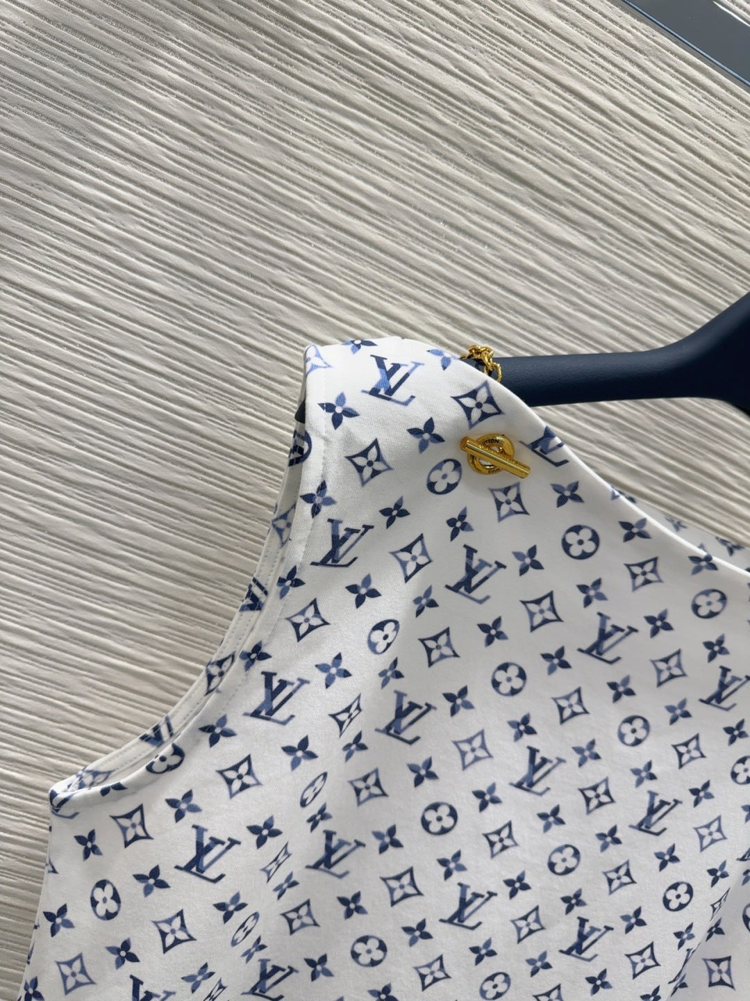 LV 25 Simple Dress White Blue Cotton
