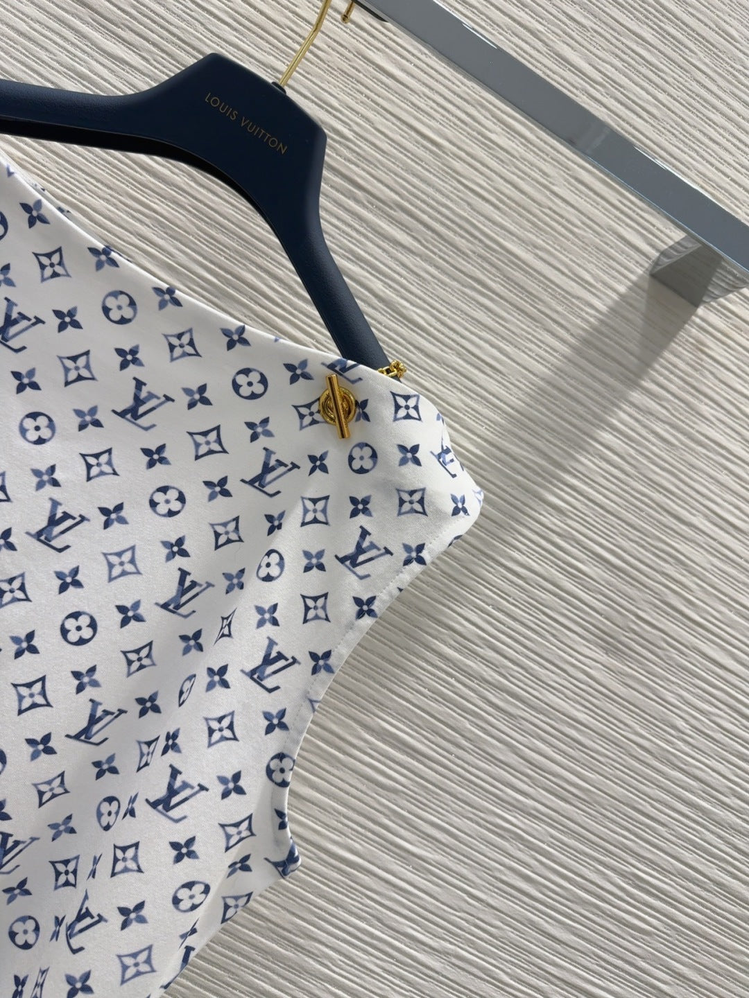LV 25 Simple Dress White Blue Cotton
