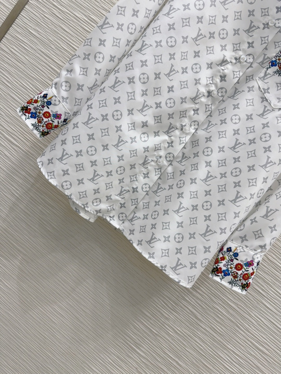LV 25 Floral Wristband Shirt White Grey Polyester