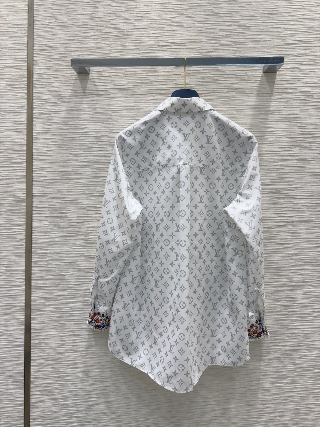 LV 25 Floral Wristband Shirt White Grey Polyester