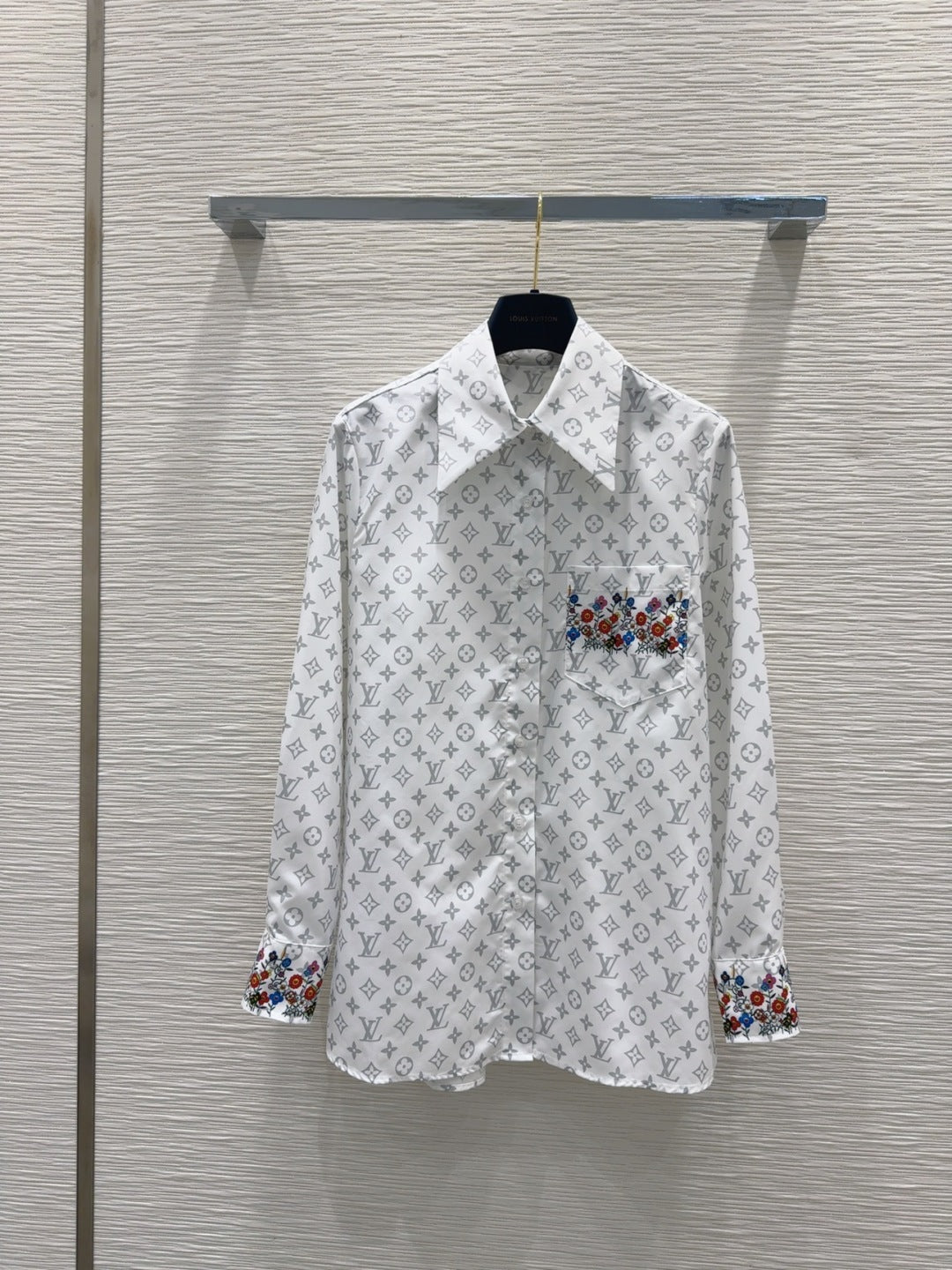 LV 25 Floral Wristband Shirt White Grey Polyester