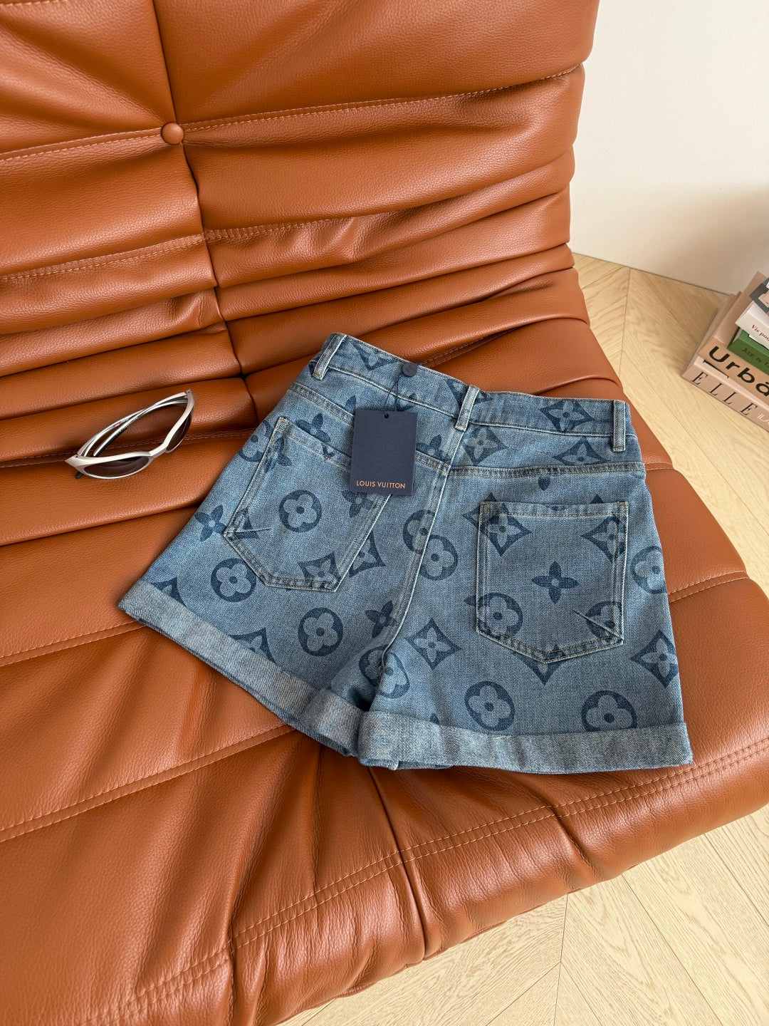 LV High waist and rolled hem design Denim Shorts Blue Cotton